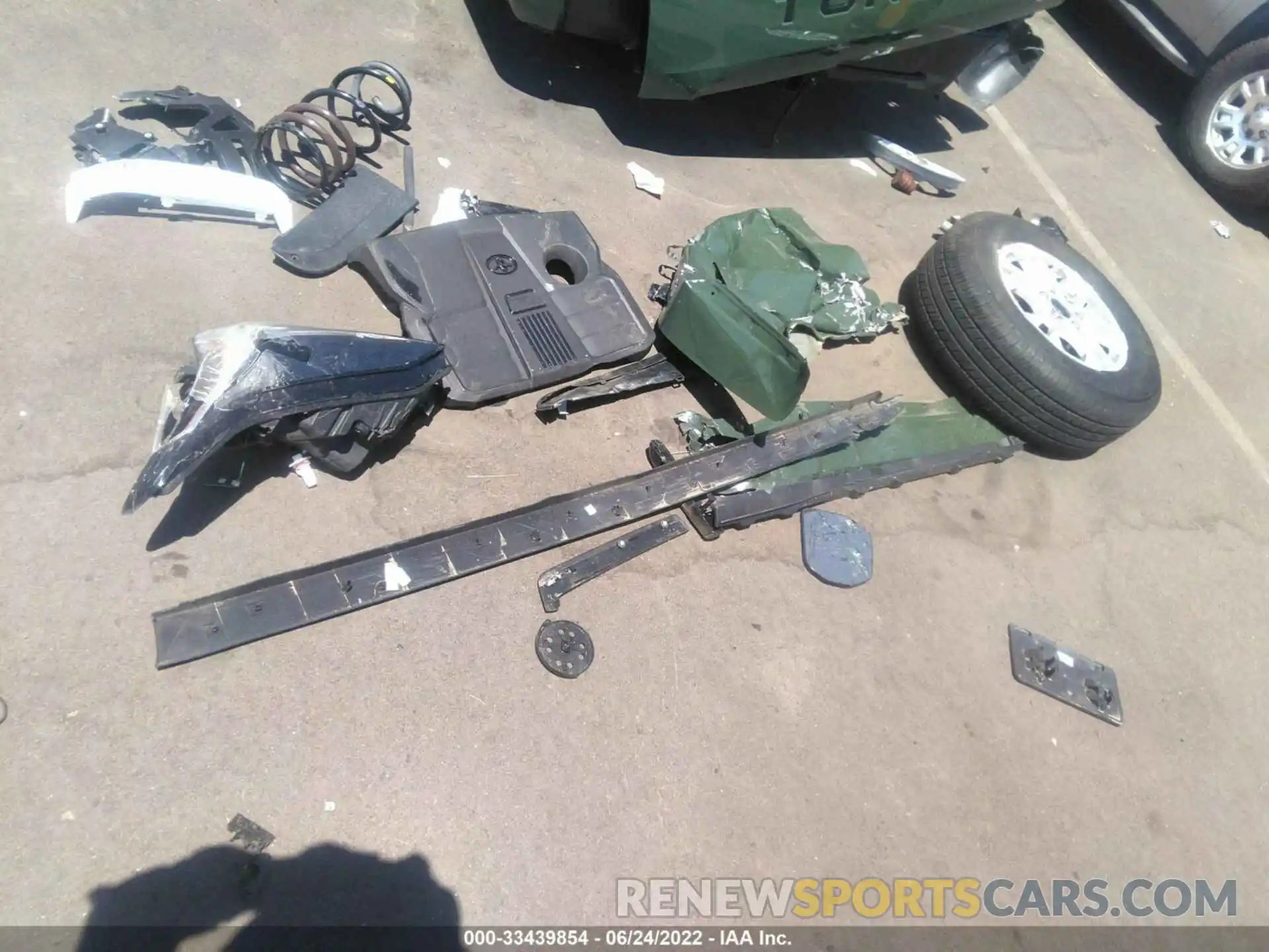 11 Photograph of a damaged car 5TFLA5AB3NX002105 TOYOTA TUNDRA 2WD 2022