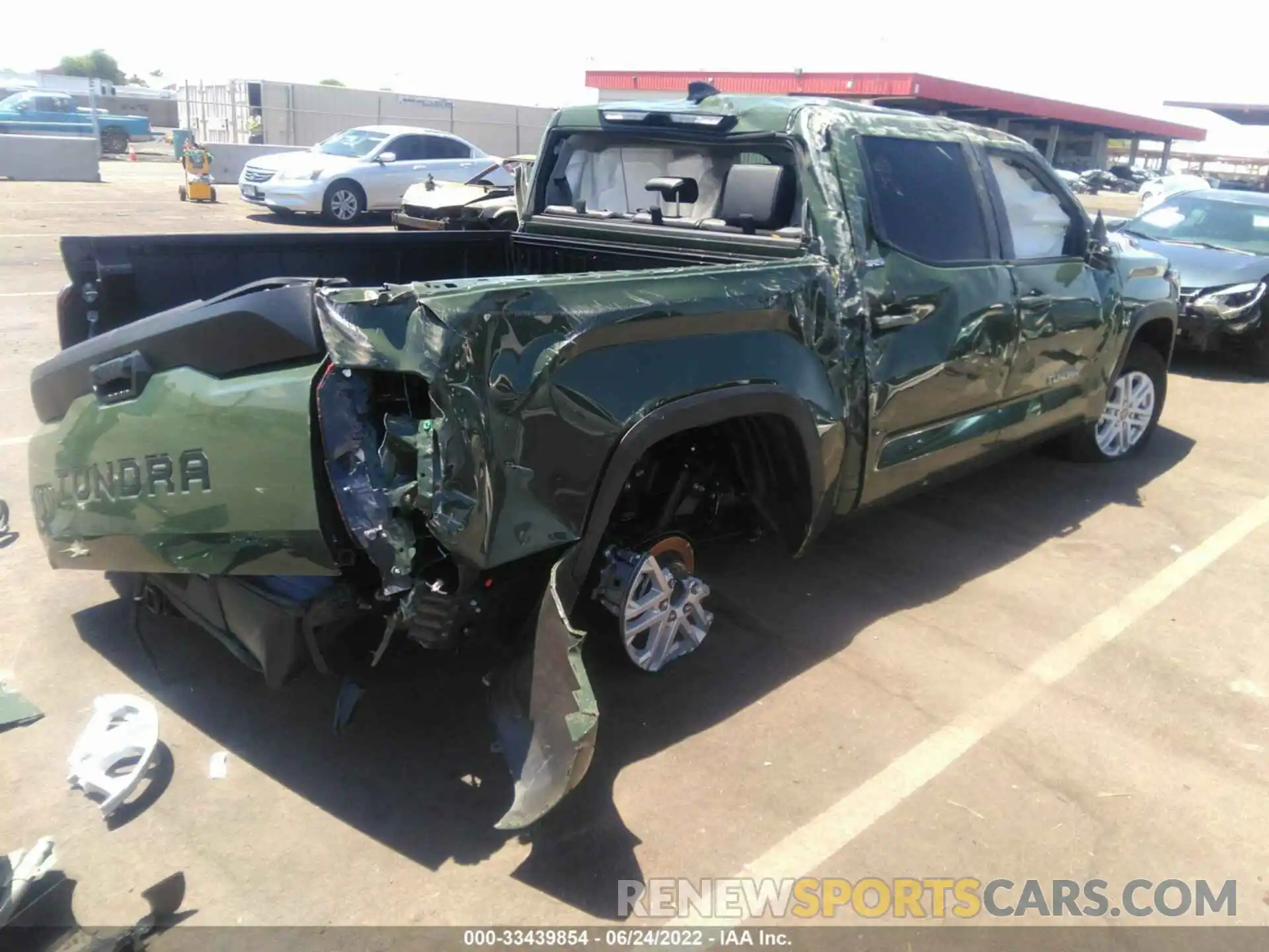 4 Photograph of a damaged car 5TFLA5AB3NX002105 TOYOTA TUNDRA 2WD 2022