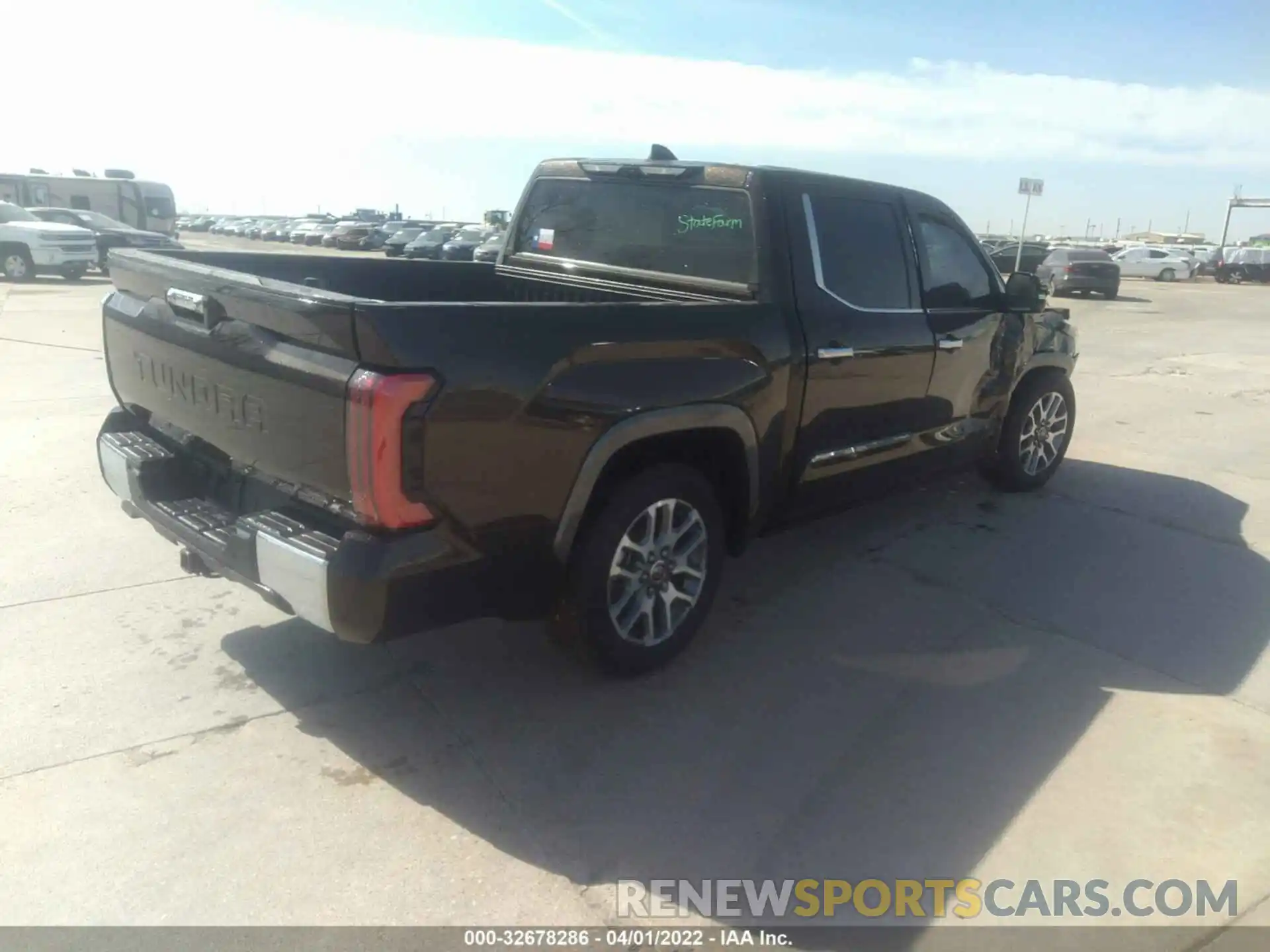 4 Photograph of a damaged car 5TFMA5AB2NX003444 TOYOTA TUNDRA 2WD 2022