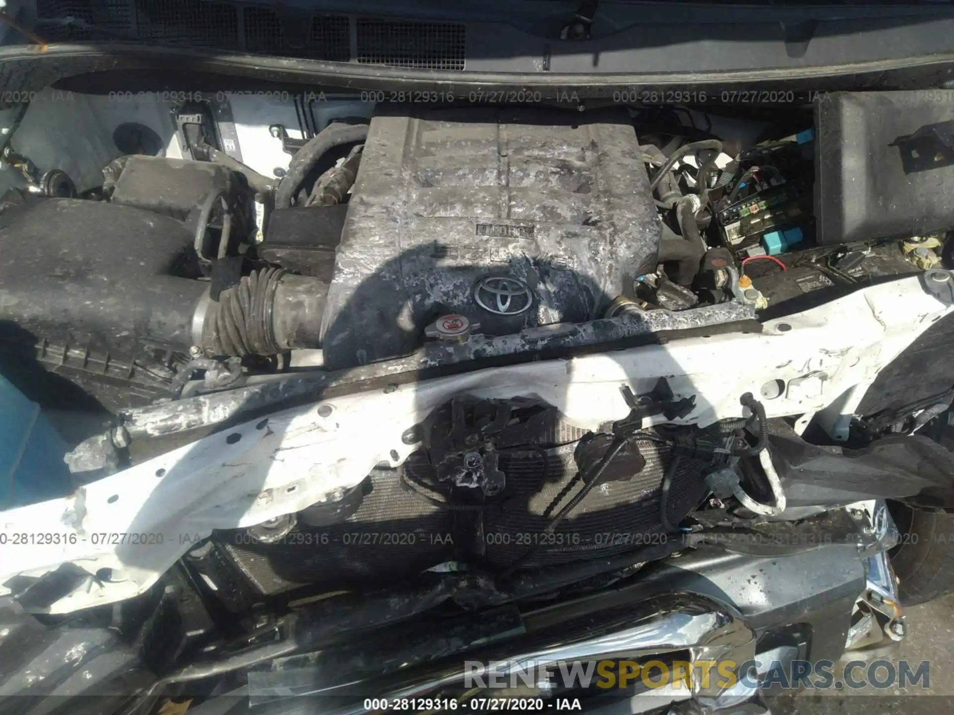 10 Photograph of a damaged car 5TFAY5F13KX778622 TOYOTA TUNDRA 4WD 2019