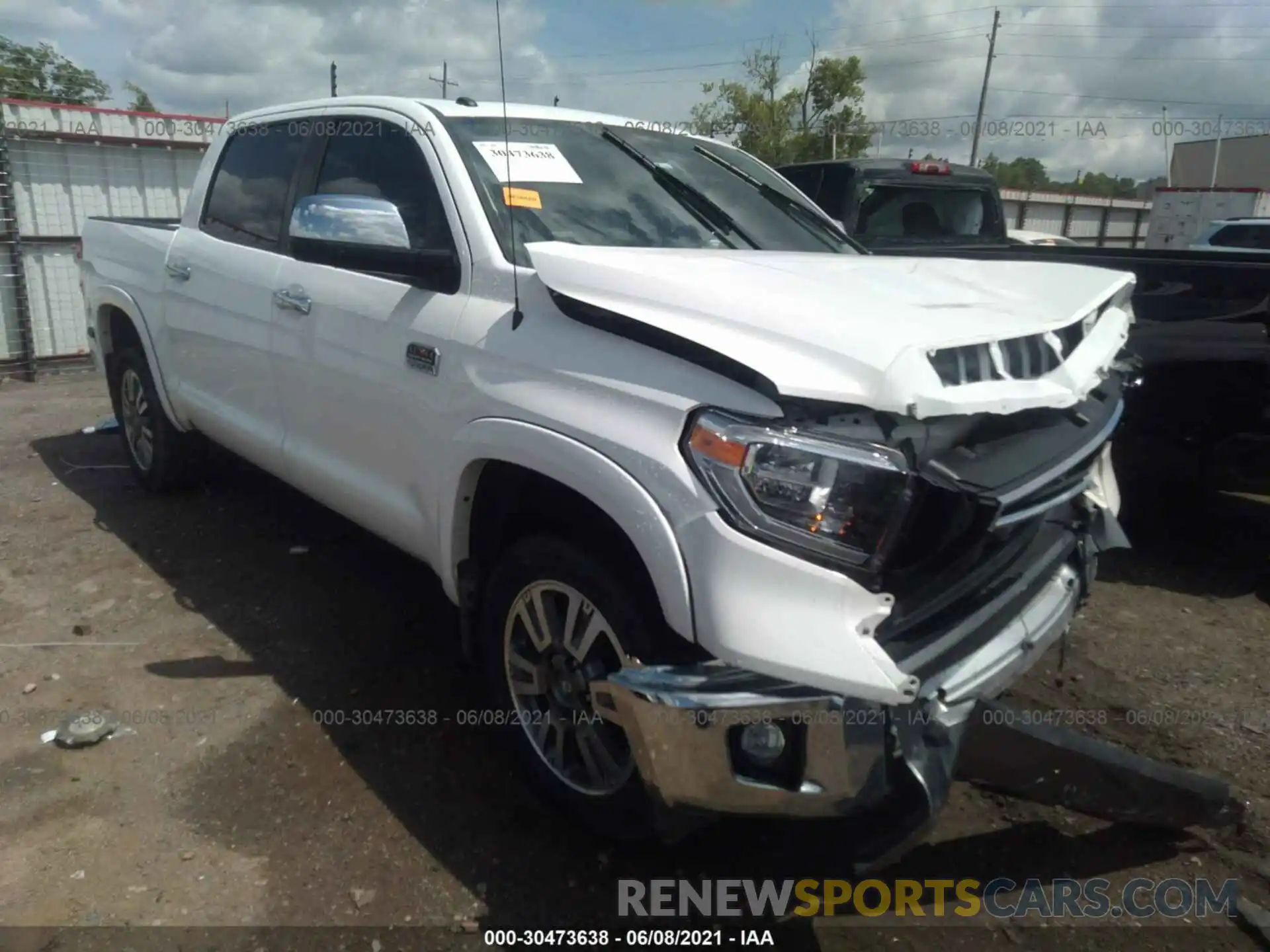 1 Photograph of a damaged car 5TFAY5F13KX846627 TOYOTA TUNDRA 4WD 2019