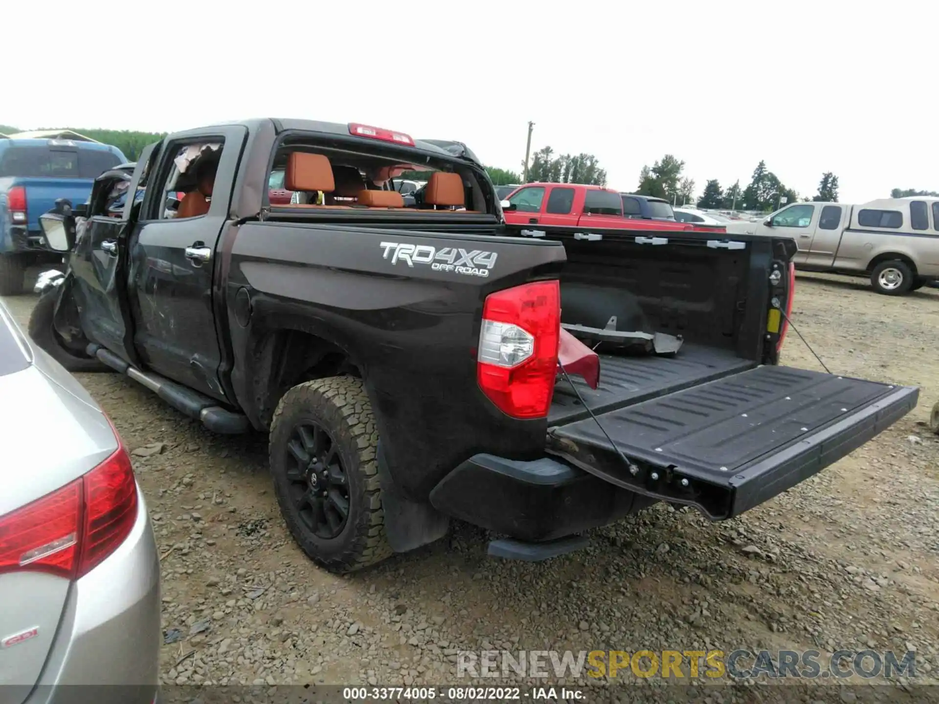 3 Photograph of a damaged car 5TFAY5F15KX796314 TOYOTA TUNDRA 4WD 2019