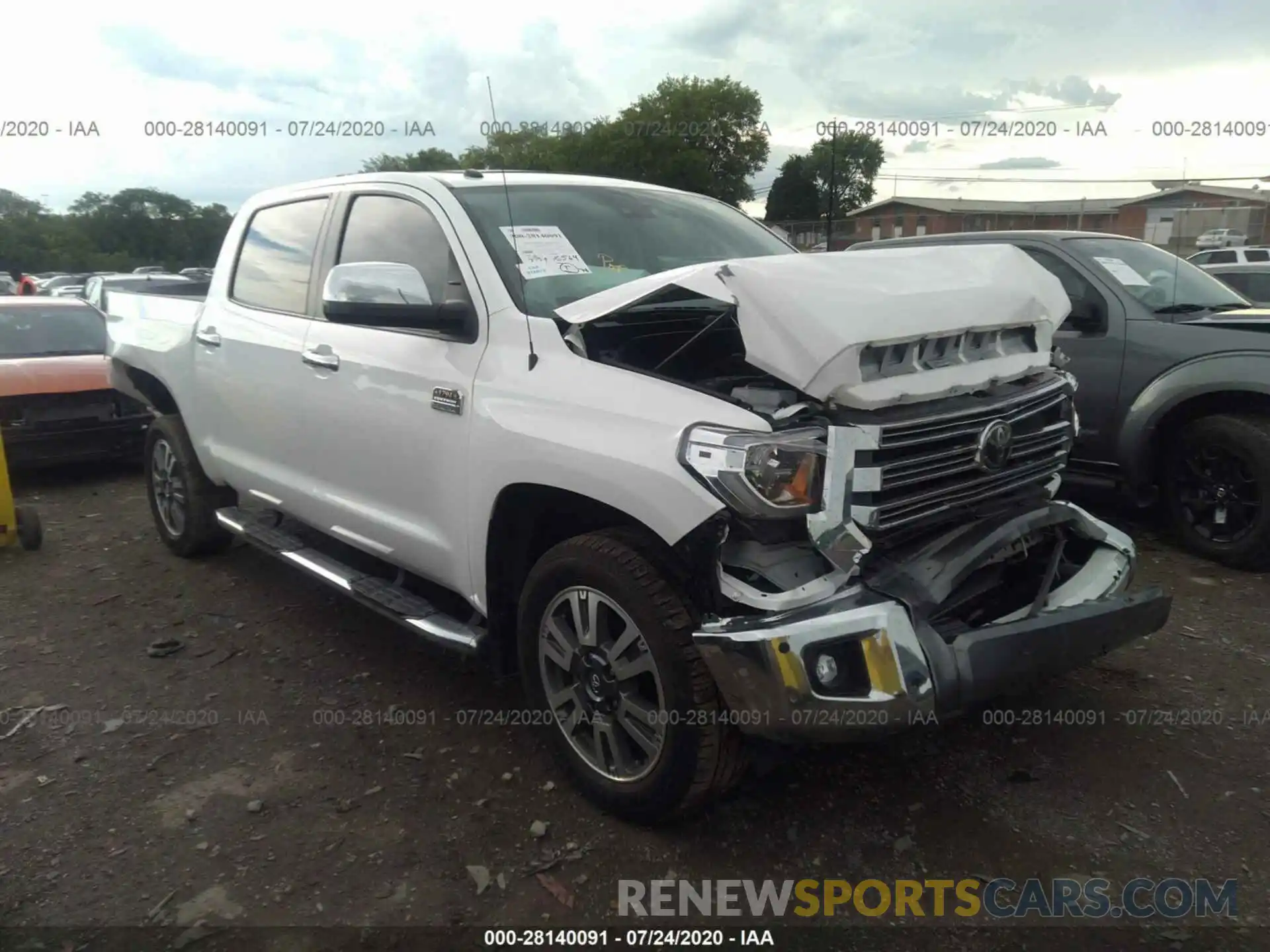 1 Photograph of a damaged car 5TFAY5F16KX846198 TOYOTA TUNDRA 4WD 2019