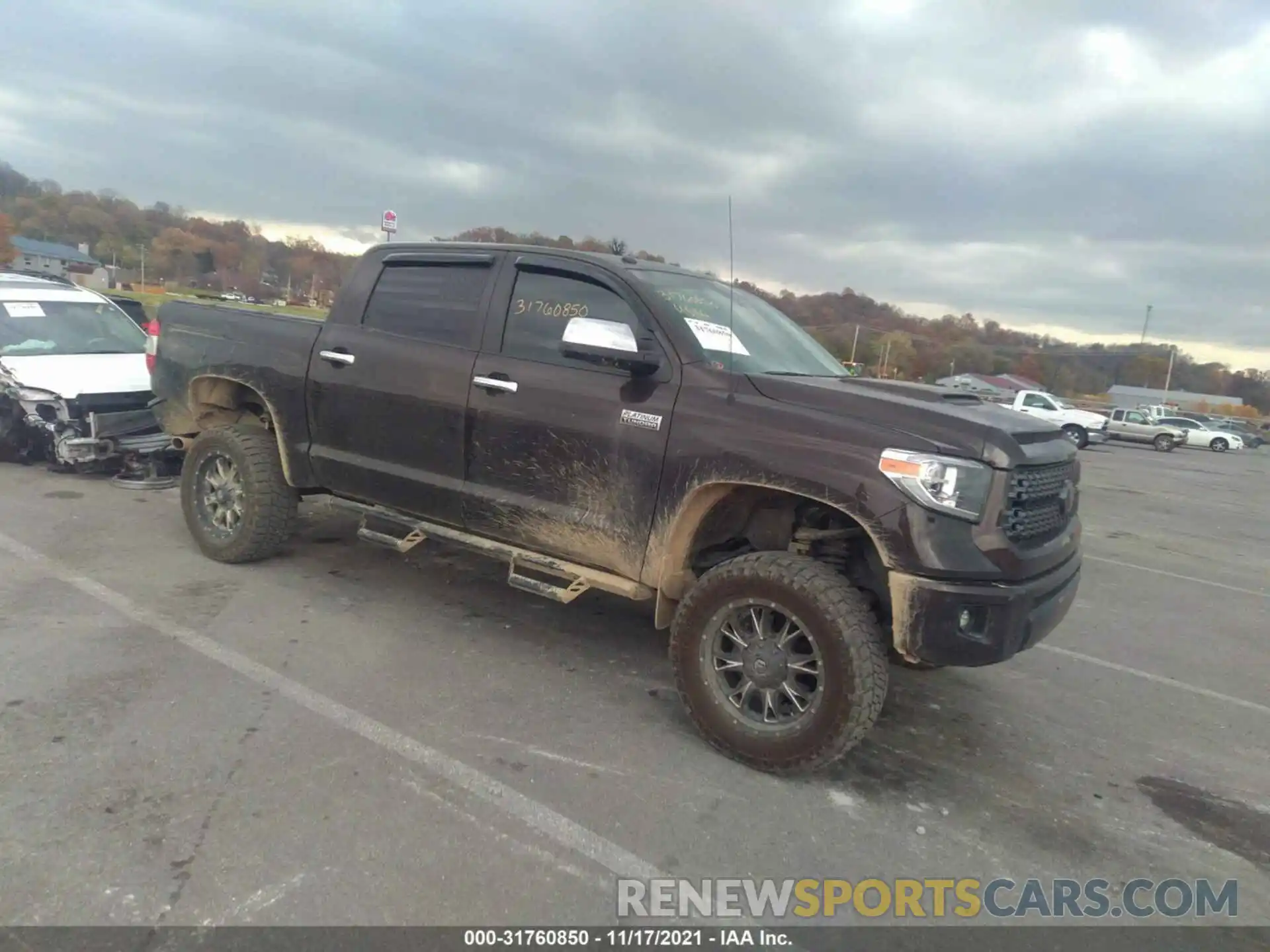 1 Photograph of a damaged car 5TFAY5F17KX781085 TOYOTA TUNDRA 4WD 2019