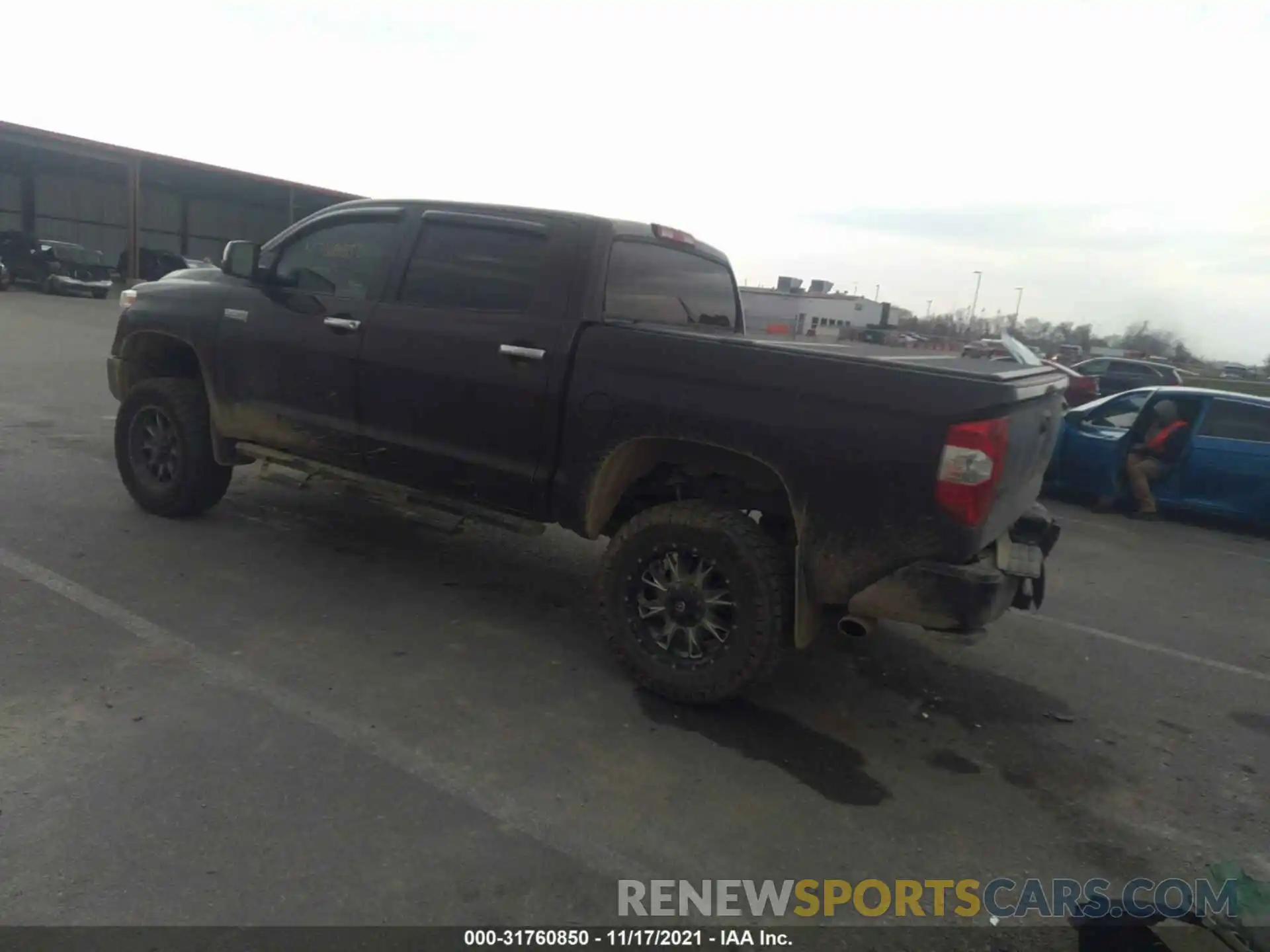 3 Photograph of a damaged car 5TFAY5F17KX781085 TOYOTA TUNDRA 4WD 2019