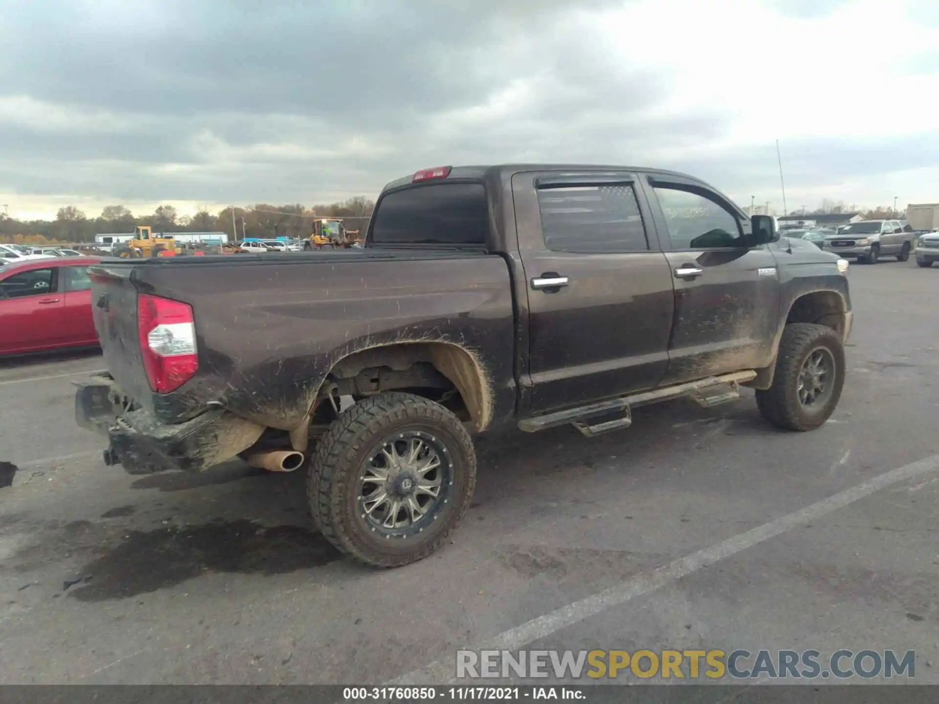 4 Photograph of a damaged car 5TFAY5F17KX781085 TOYOTA TUNDRA 4WD 2019