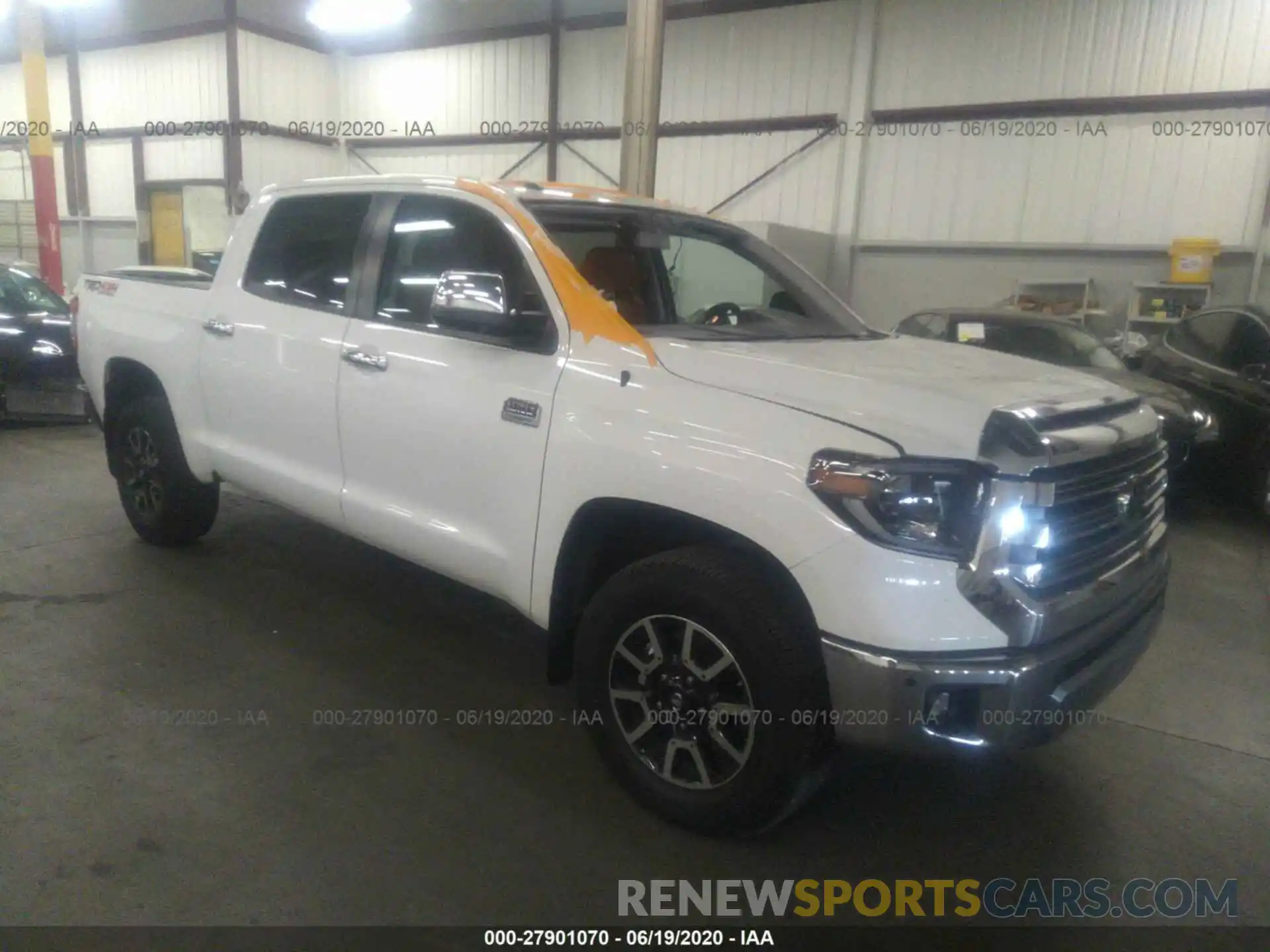 1 Photograph of a damaged car 5TFAY5F18KX784299 TOYOTA TUNDRA 4WD 2019