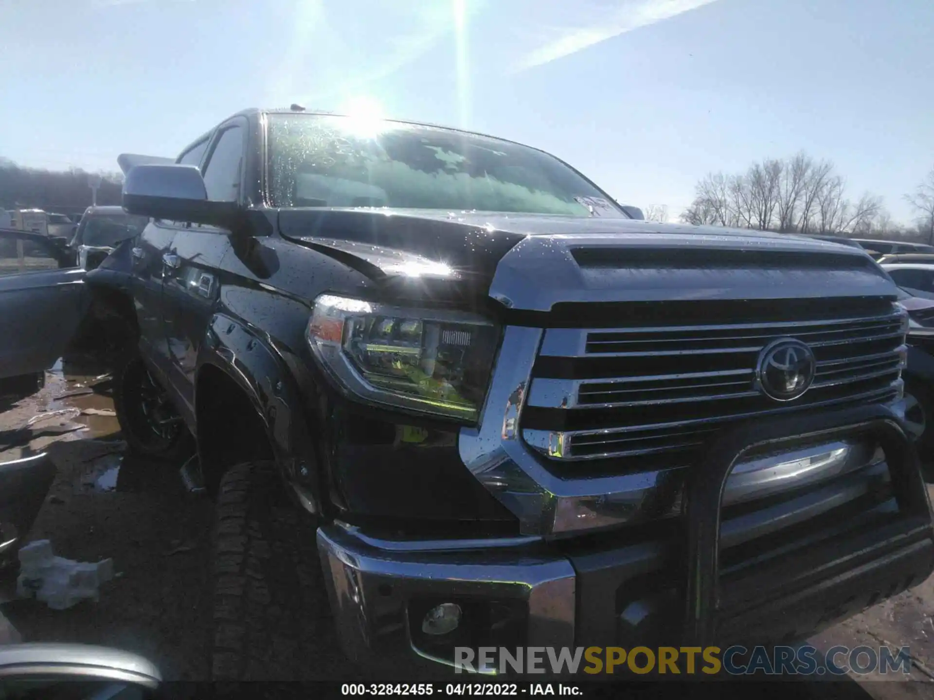 1 Photograph of a damaged car 5TFAY5F18KX797098 TOYOTA TUNDRA 4WD 2019