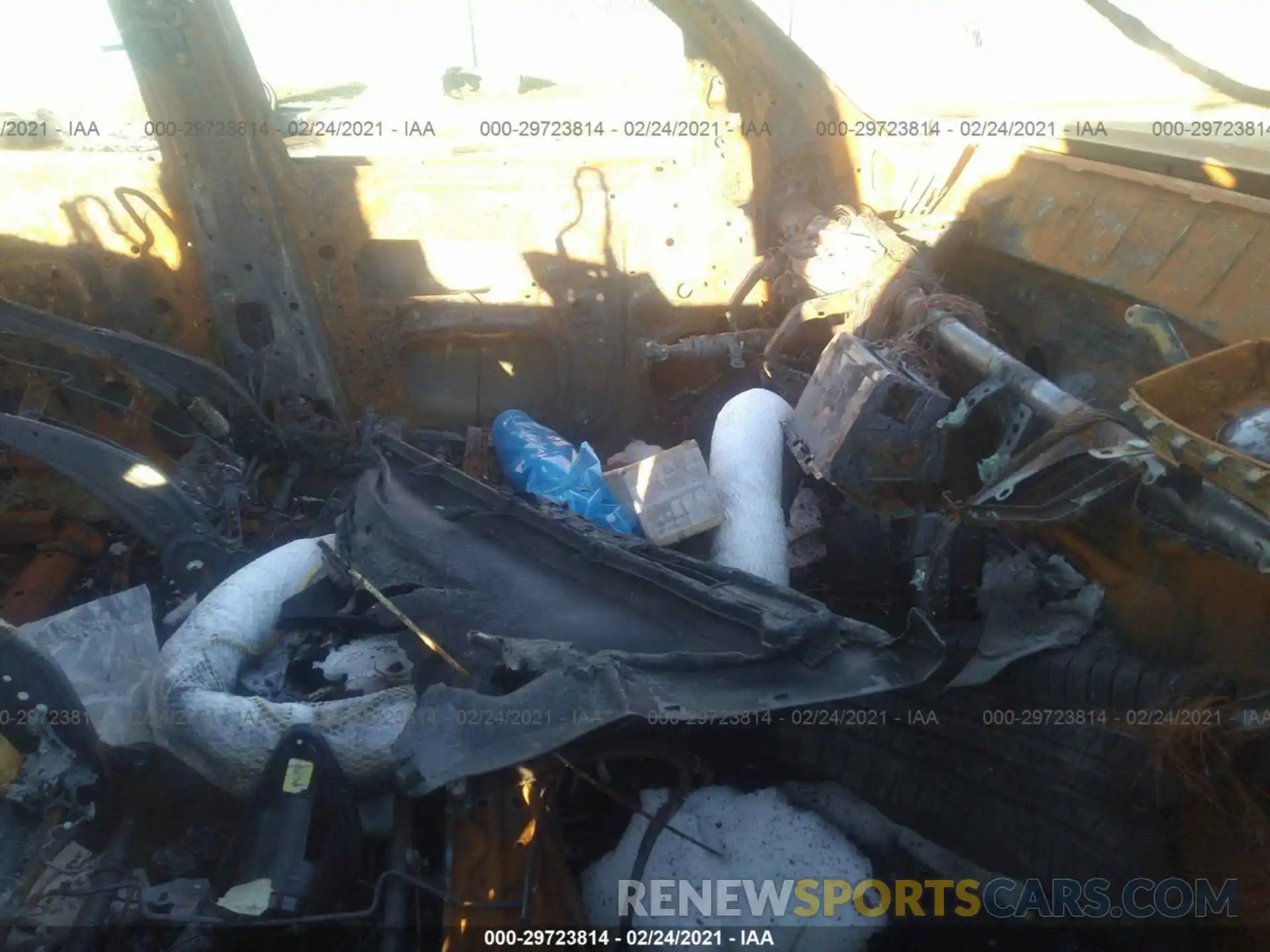 5 Photograph of a damaged car 5TFAY5F18KX815308 TOYOTA TUNDRA 4WD 2019