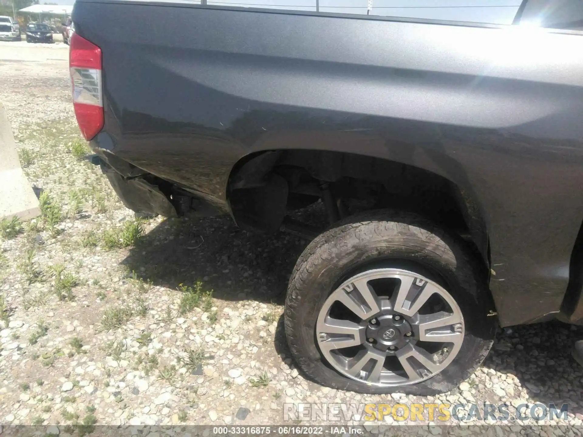 6 Photograph of a damaged car 5TFAY5F18KX831850 TOYOTA TUNDRA 4WD 2019