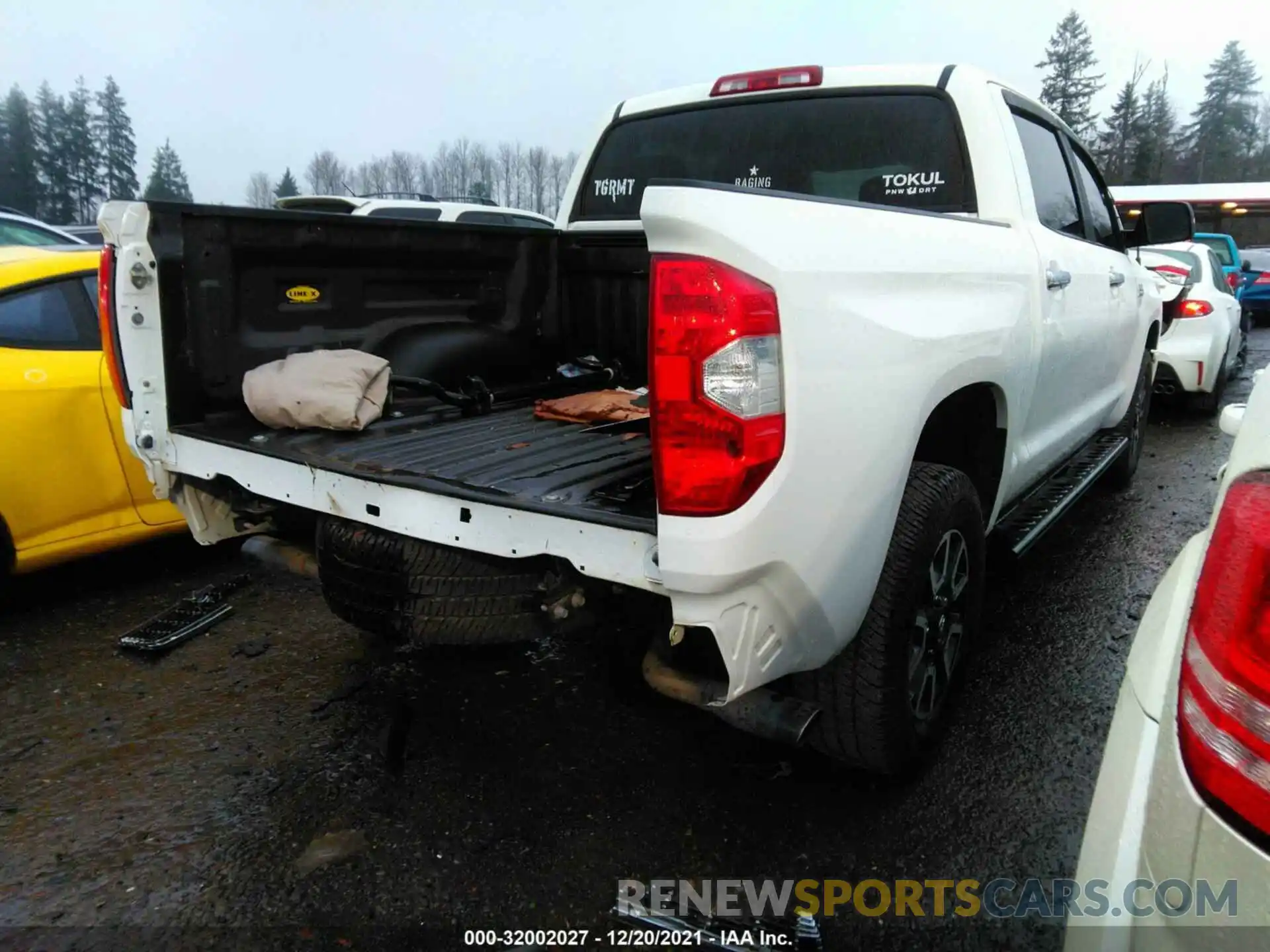 4 Photograph of a damaged car 5TFAY5F18KX867585 TOYOTA TUNDRA 4WD 2019