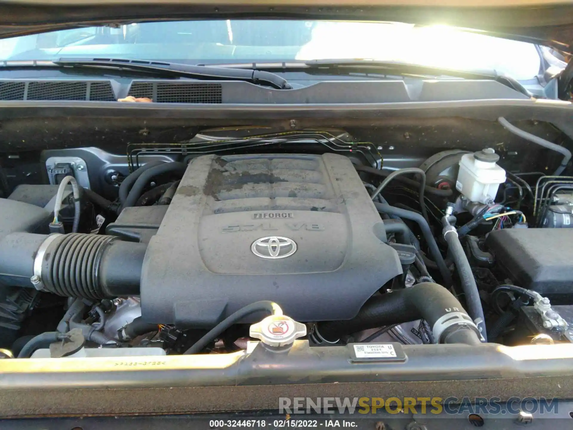 10 Photograph of a damaged car 5TFAY5F19KX822753 TOYOTA TUNDRA 4WD 2019