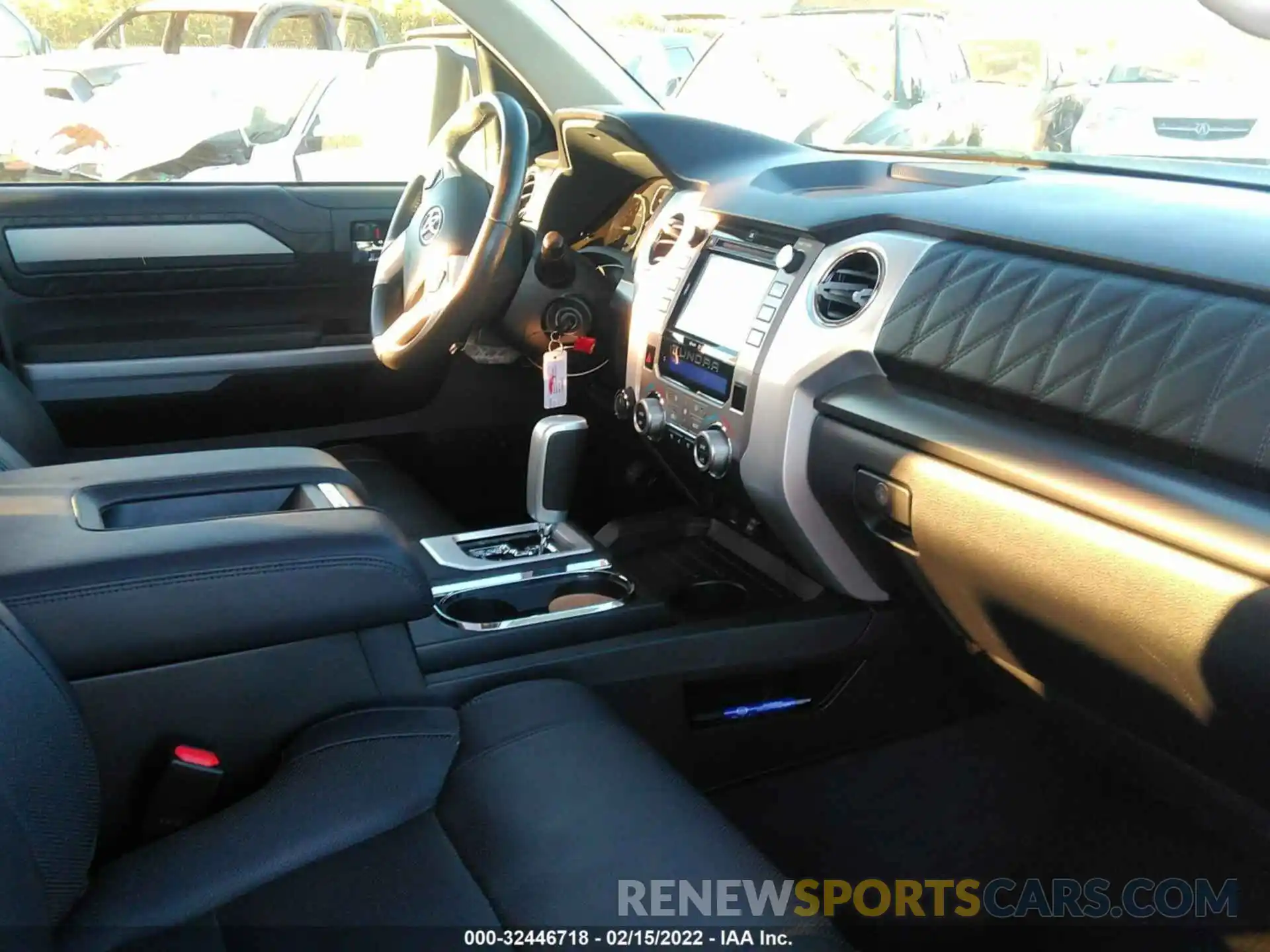 5 Photograph of a damaged car 5TFAY5F19KX822753 TOYOTA TUNDRA 4WD 2019