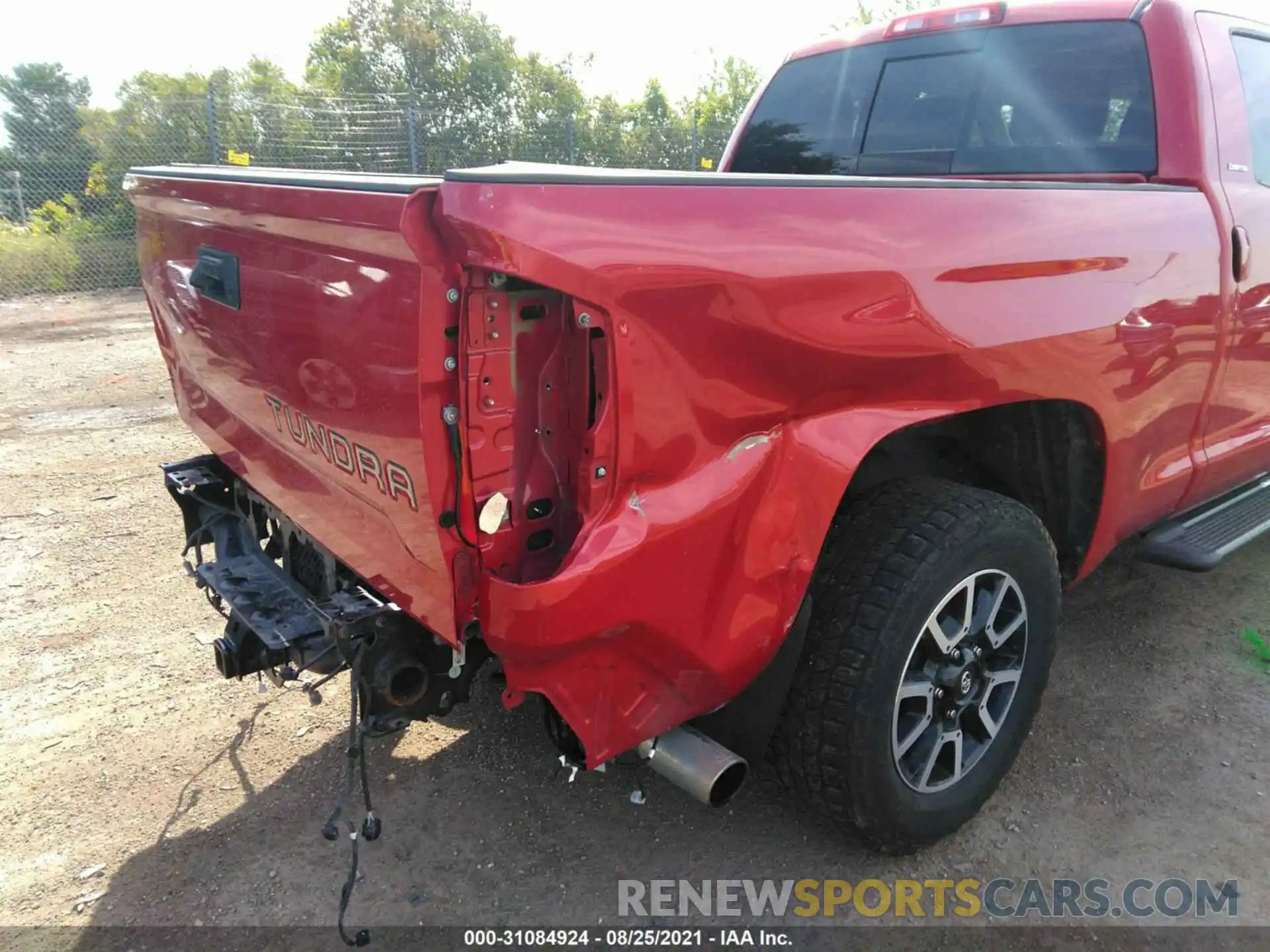 6 Photograph of a damaged car 5TFBY5F13KX865439 TOYOTA TUNDRA 4WD 2019