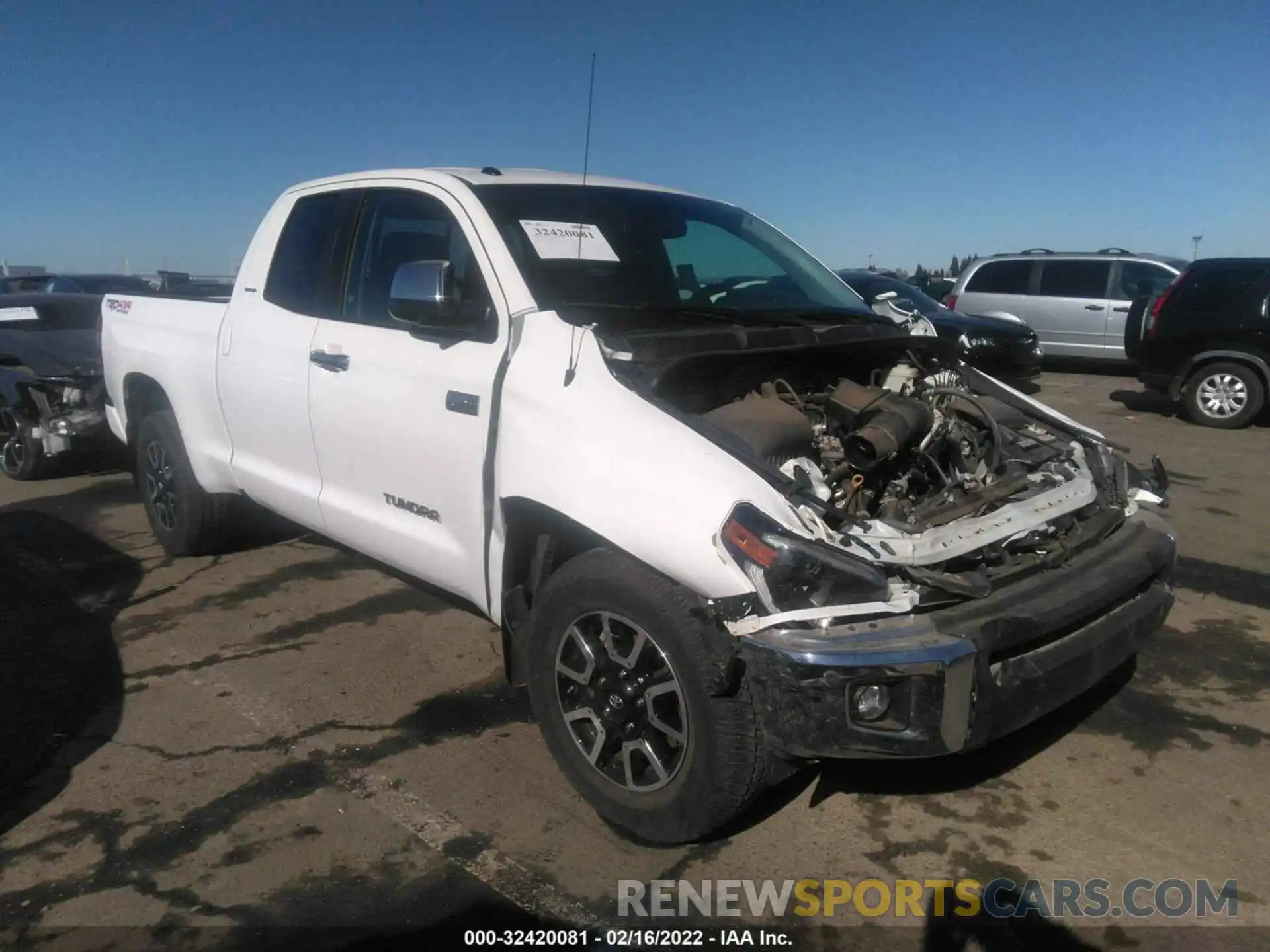 1 Photograph of a damaged car 5TFBY5F15KX813181 TOYOTA TUNDRA 4WD 2019