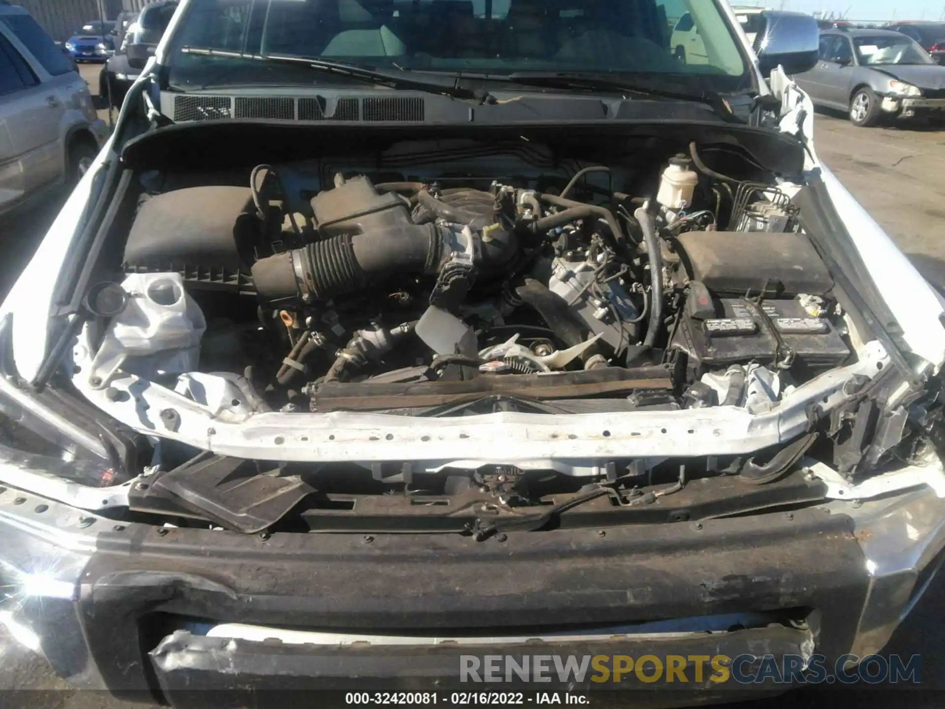 6 Photograph of a damaged car 5TFBY5F15KX813181 TOYOTA TUNDRA 4WD 2019