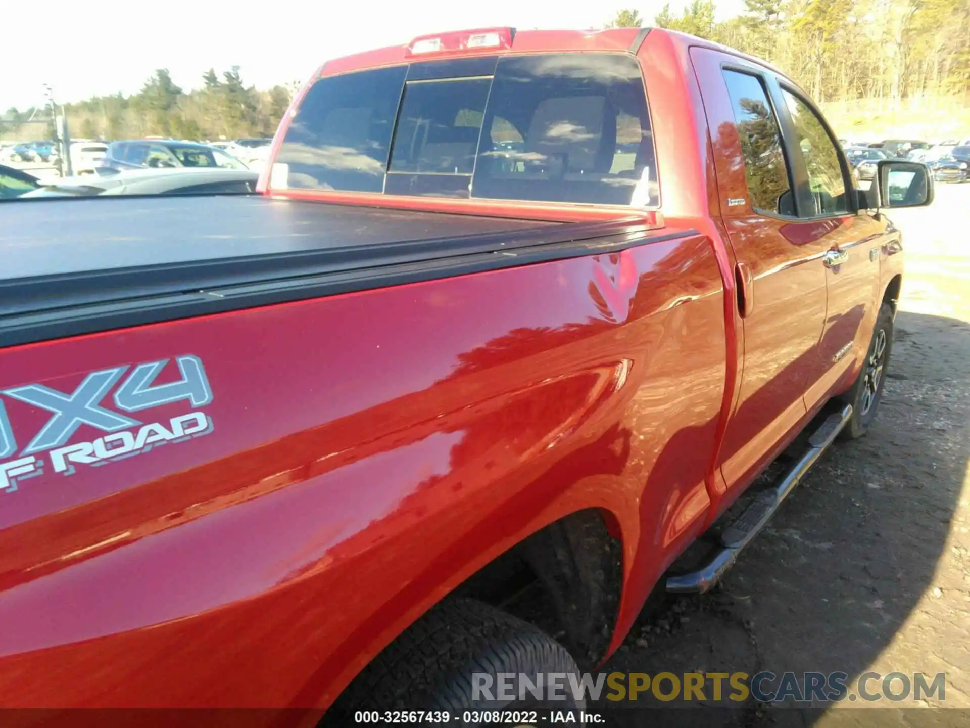 6 Photograph of a damaged car 5TFBY5F17KX782368 TOYOTA TUNDRA 4WD 2019