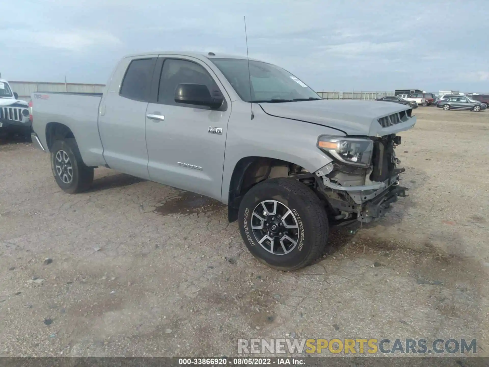 1 Photograph of a damaged car 5TFBY5F17KX840110 TOYOTA TUNDRA 4WD 2019