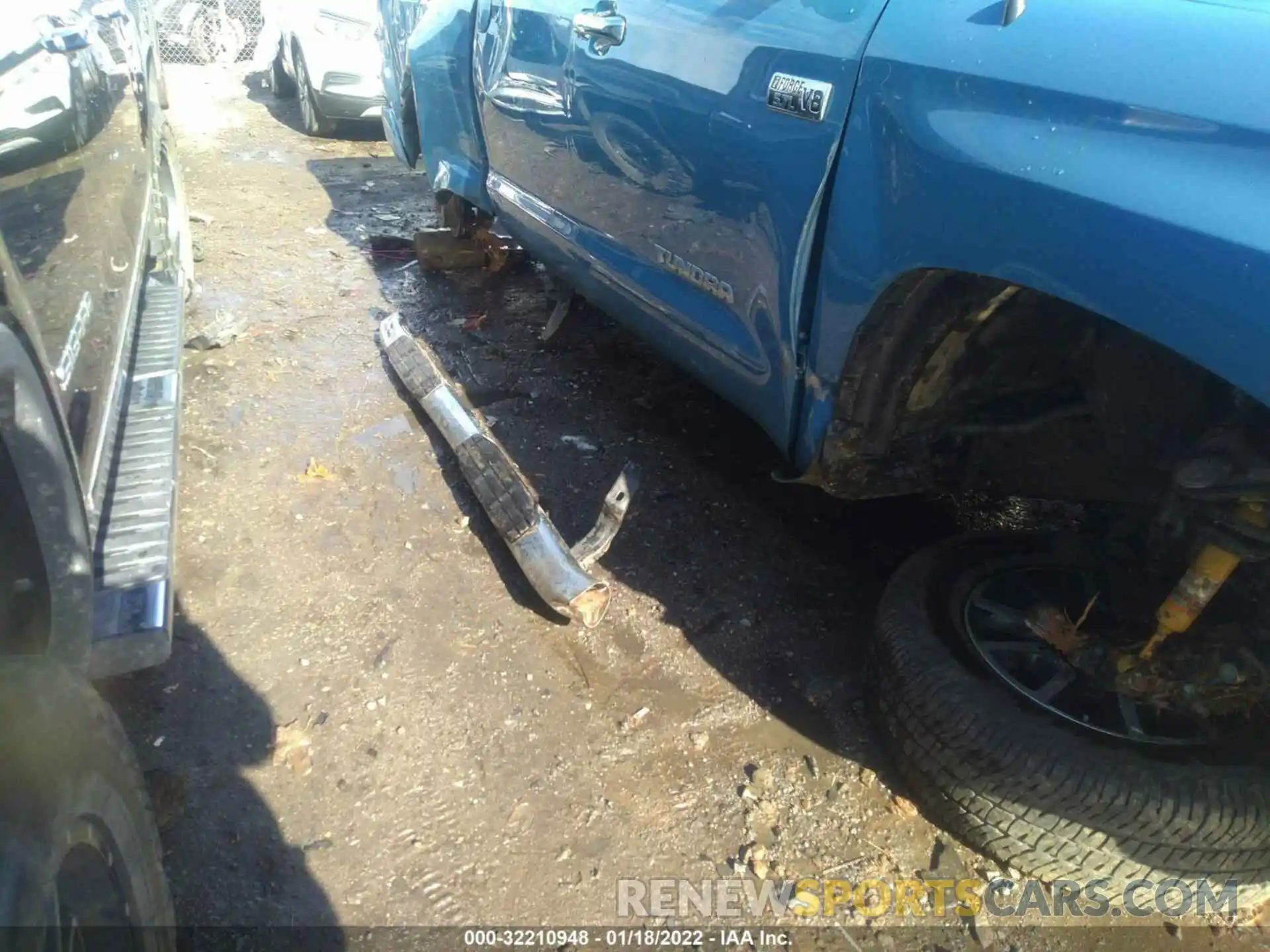 12 Photograph of a damaged car 5TFBY5F18KX870345 TOYOTA TUNDRA 4WD 2019