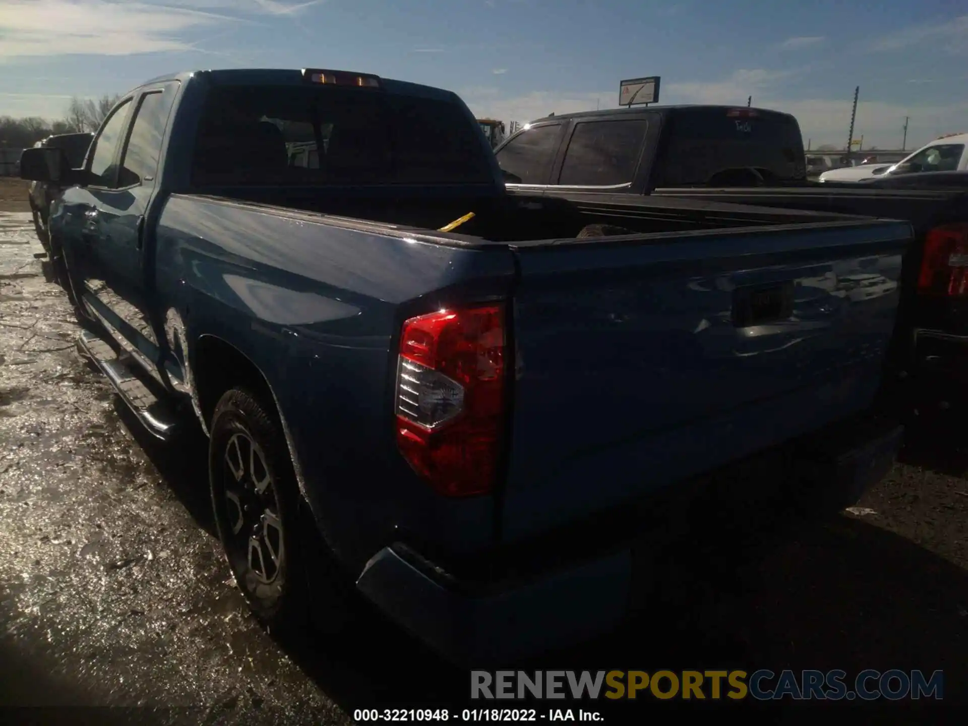 3 Photograph of a damaged car 5TFBY5F18KX870345 TOYOTA TUNDRA 4WD 2019