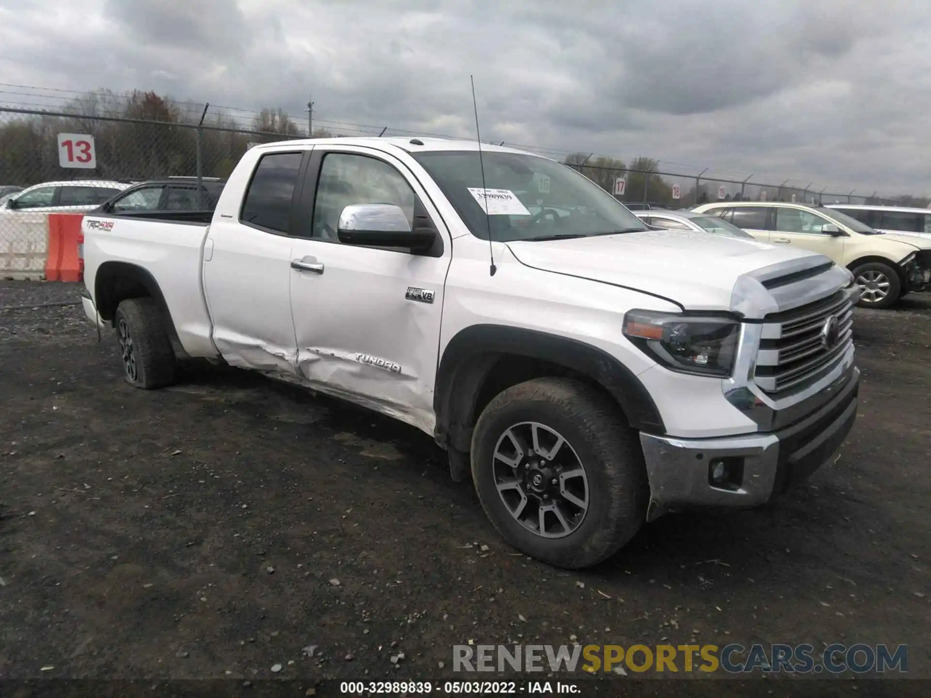 1 Photograph of a damaged car 5TFBY5F19KX796336 TOYOTA TUNDRA 4WD 2019