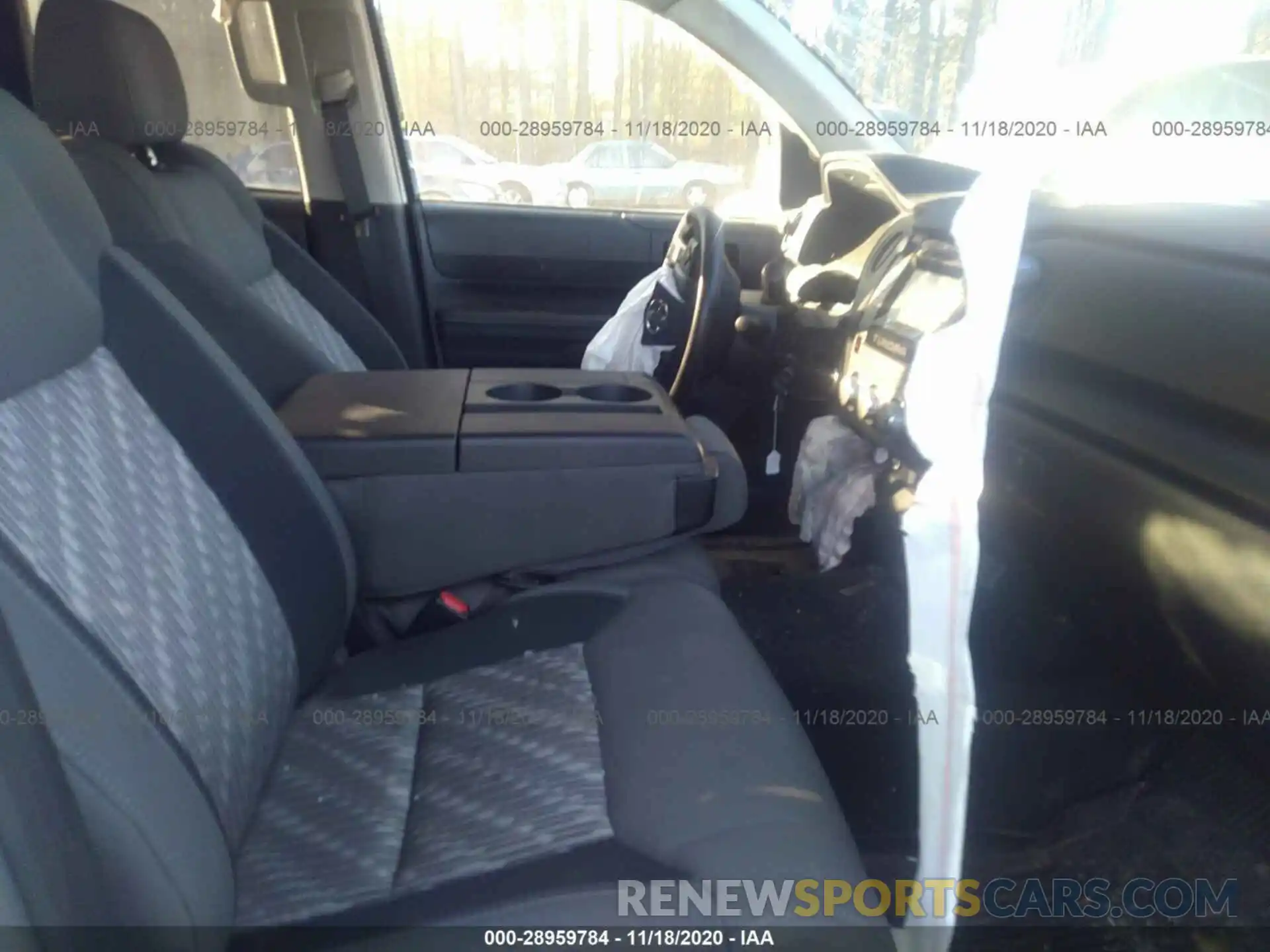 5 Photograph of a damaged car 5TFCY5F13KX024340 TOYOTA TUNDRA 4WD 2019