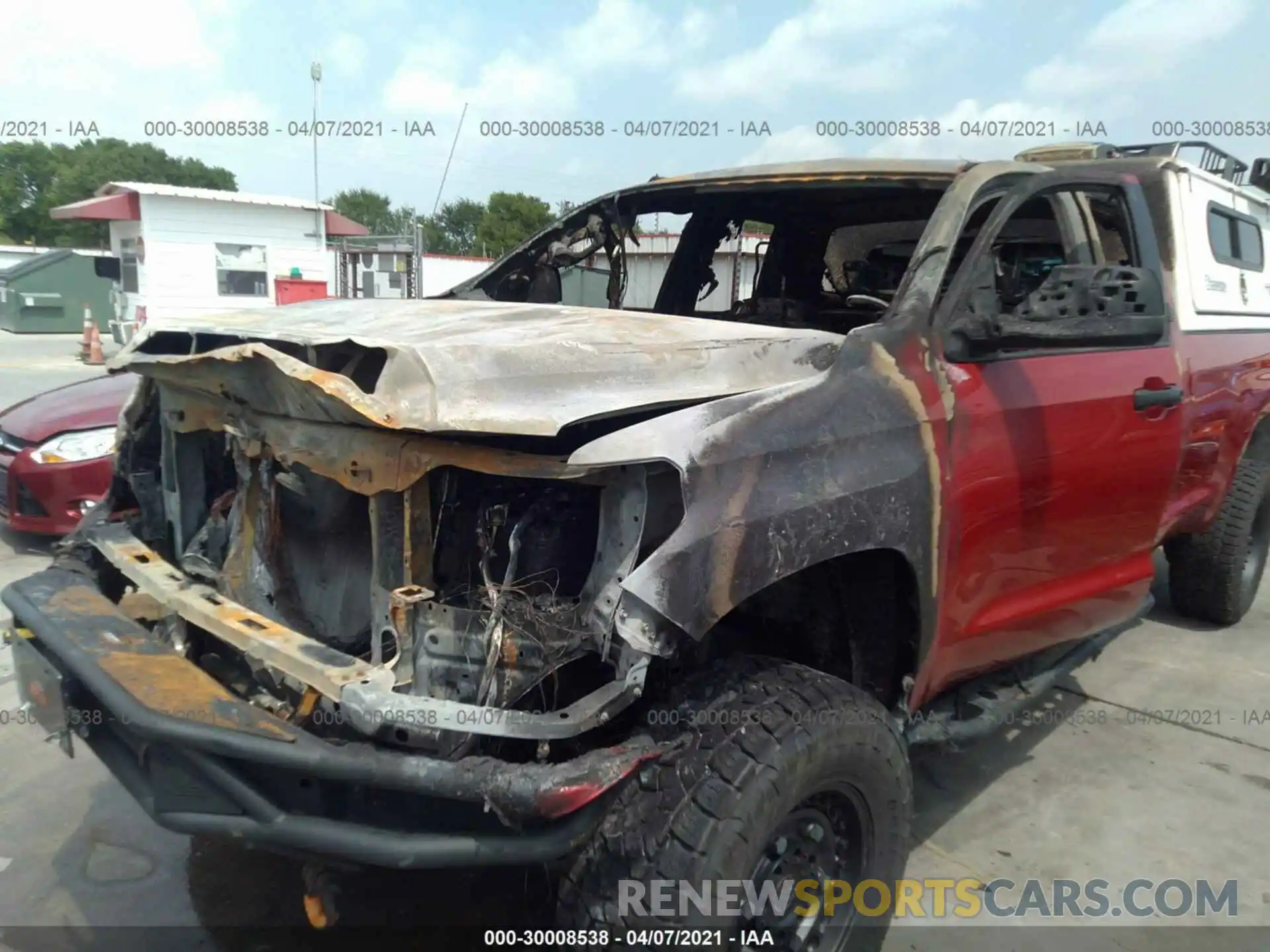 6 Photograph of a damaged car 5TFCY5F13KX024452 TOYOTA TUNDRA 4WD 2019