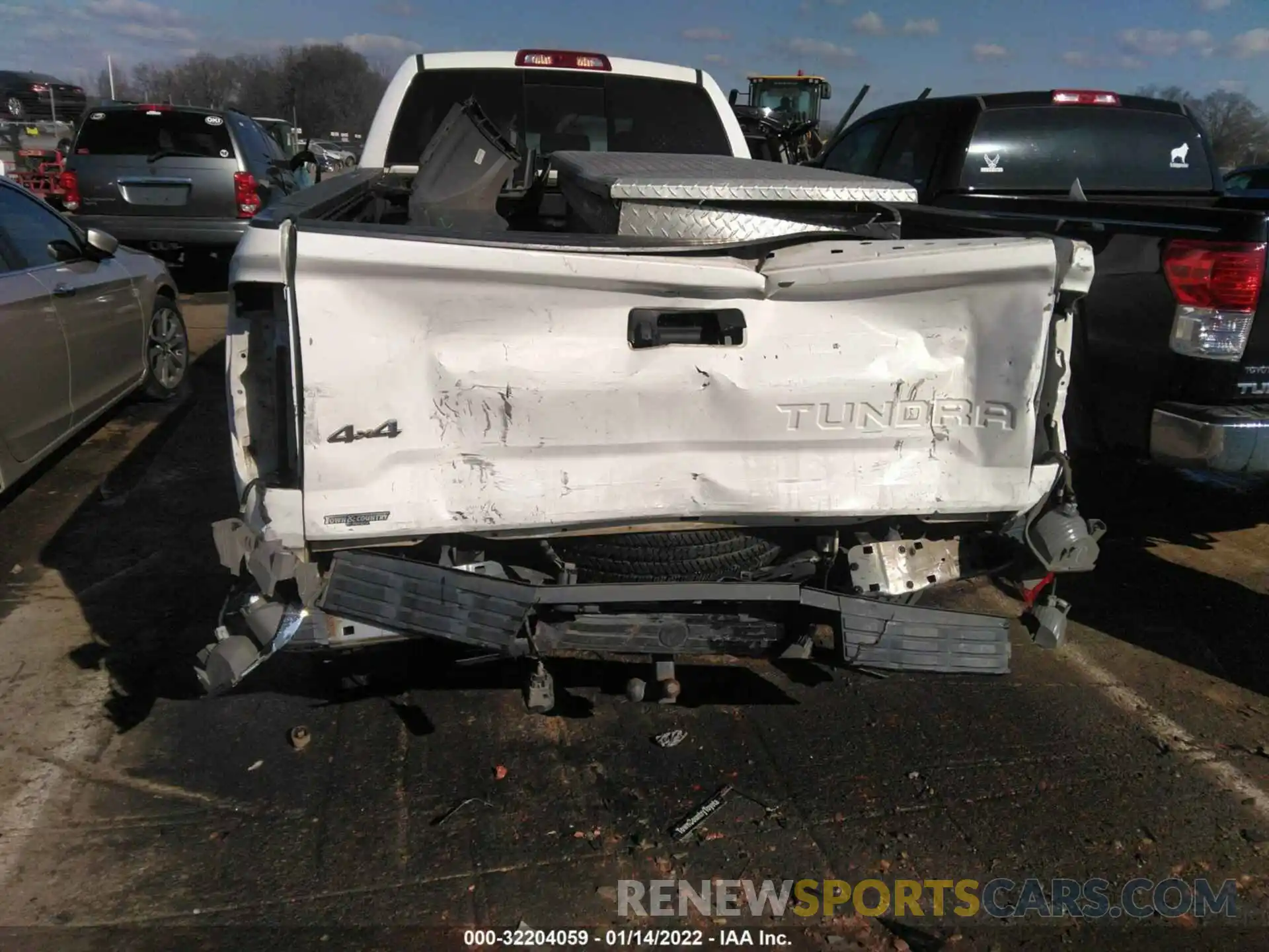 11 Photograph of a damaged car 5TFCY5F15KX024100 TOYOTA TUNDRA 4WD 2019