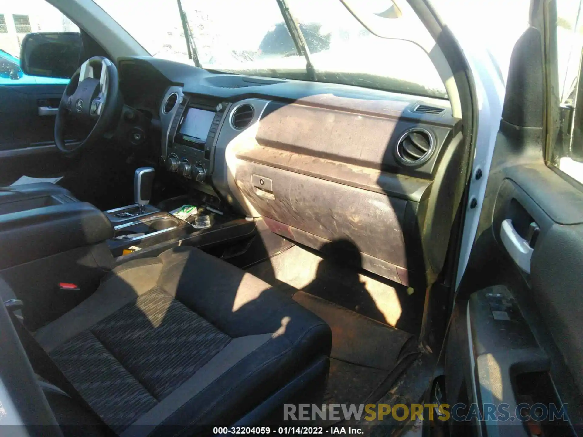 5 Photograph of a damaged car 5TFCY5F15KX024100 TOYOTA TUNDRA 4WD 2019