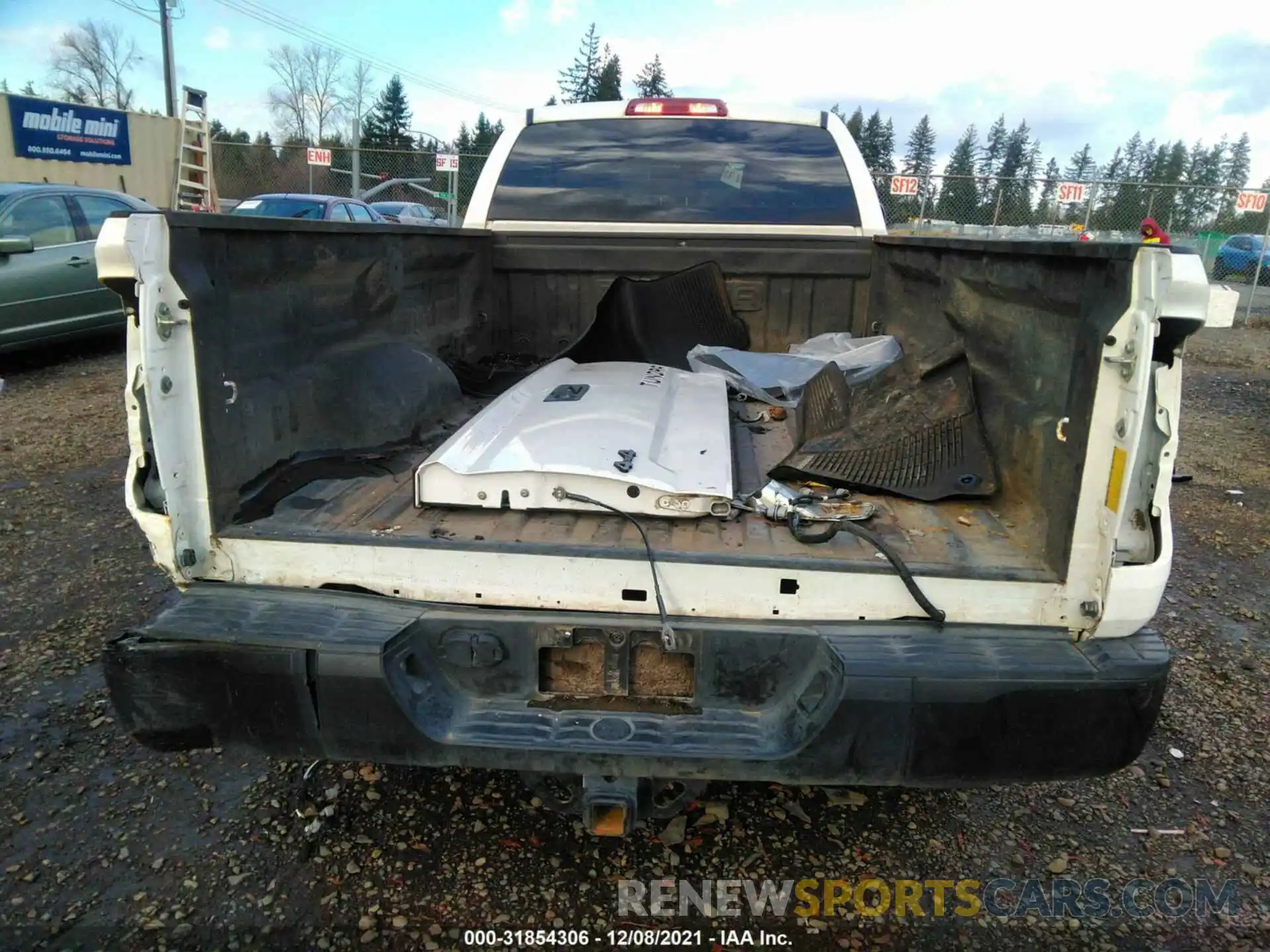 6 Photograph of a damaged car 5TFCY5F18KX025404 TOYOTA TUNDRA 4WD 2019