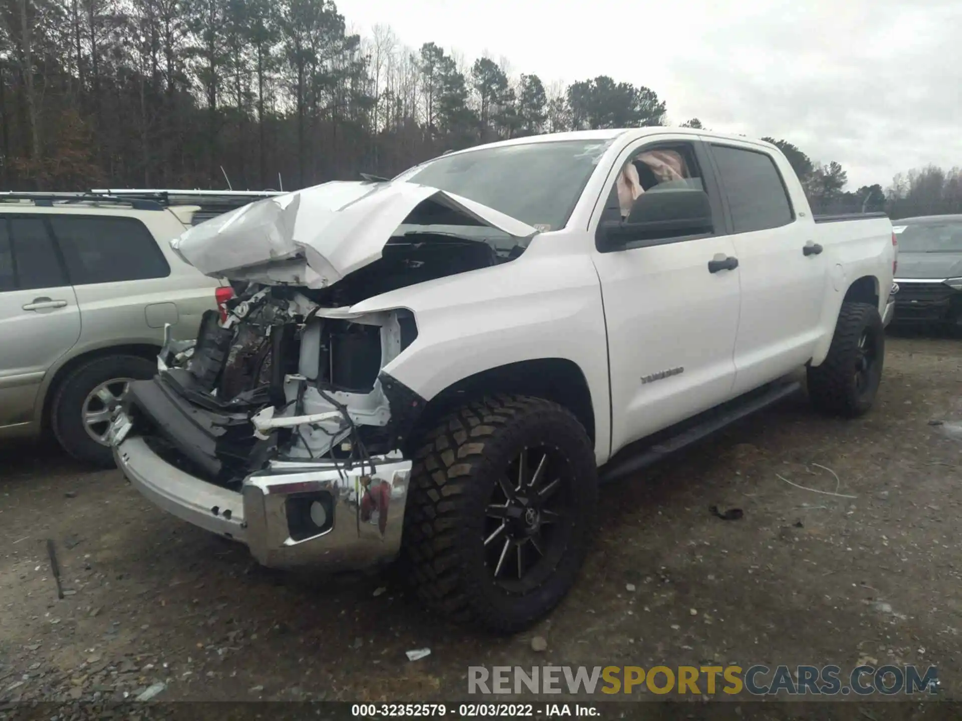 2 Photograph of a damaged car 5TFDM5F18KX080256 TOYOTA TUNDRA 4WD 2019