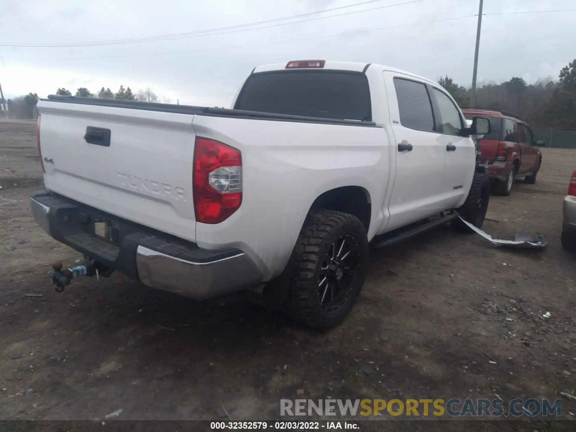 4 Photograph of a damaged car 5TFDM5F18KX080256 TOYOTA TUNDRA 4WD 2019