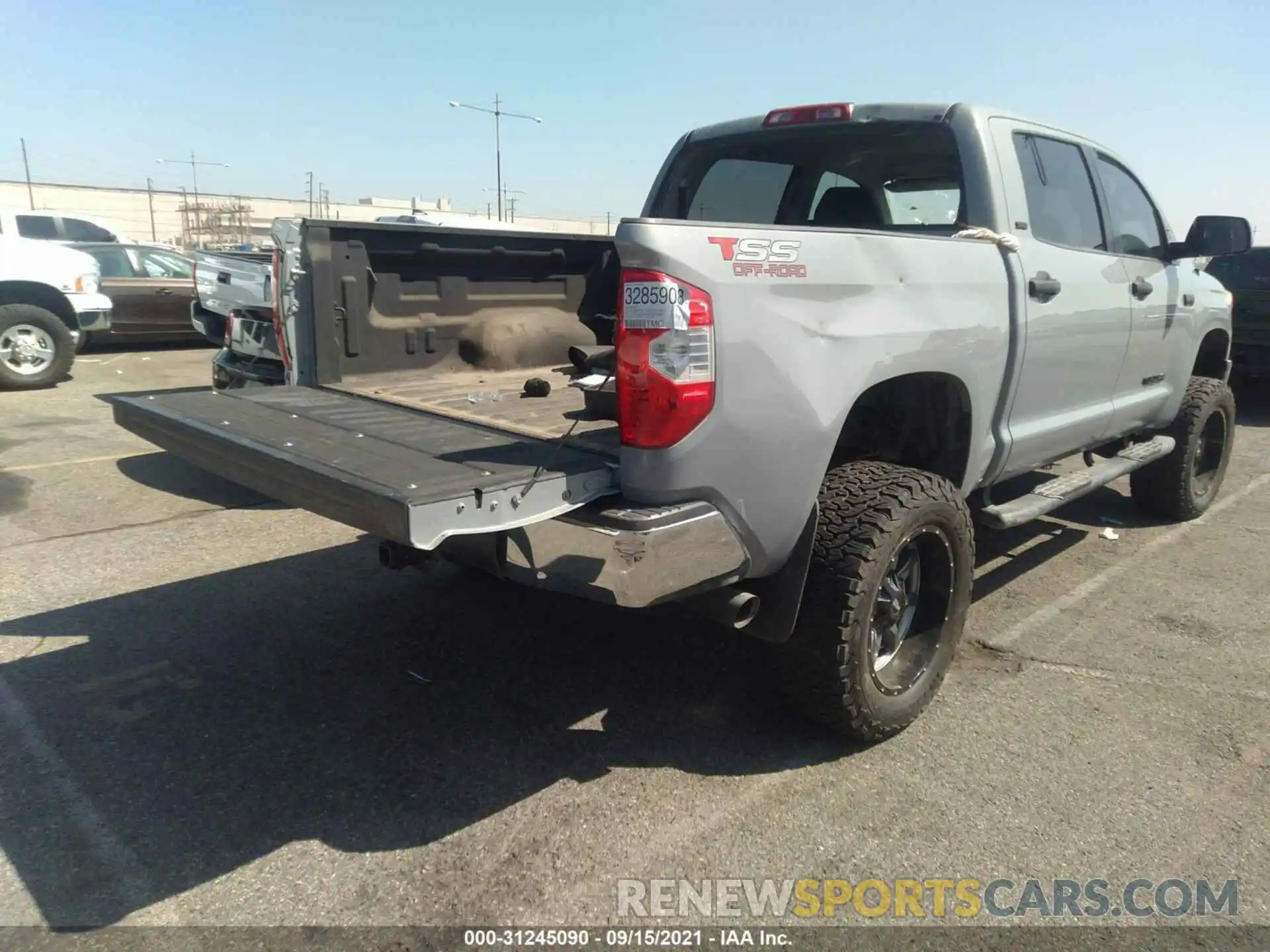 4 Photograph of a damaged car 5TFDW5F10KX787068 TOYOTA TUNDRA 4WD 2019