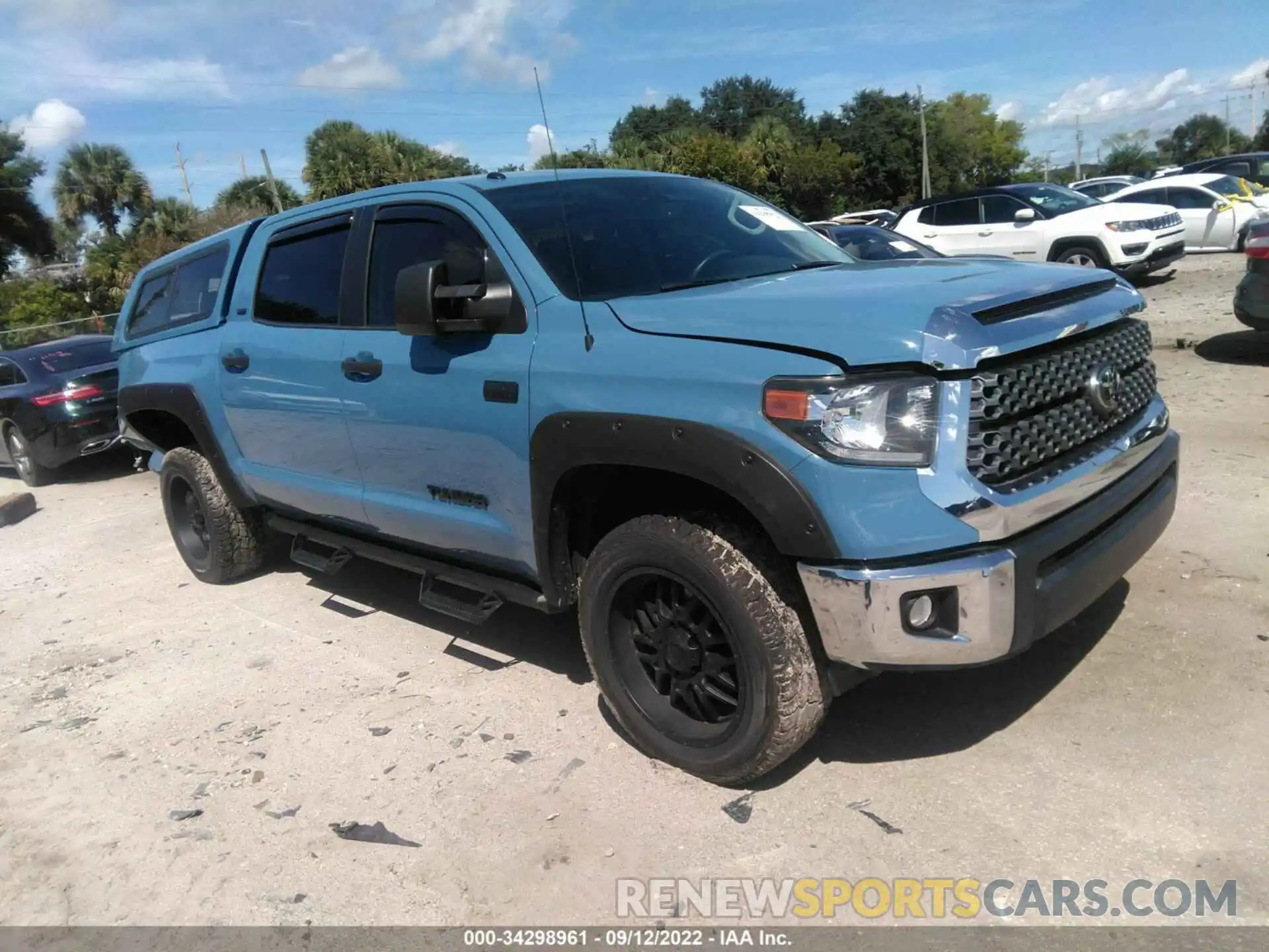 1 Photograph of a damaged car 5TFDW5F10KX790312 TOYOTA TUNDRA 4WD 2019