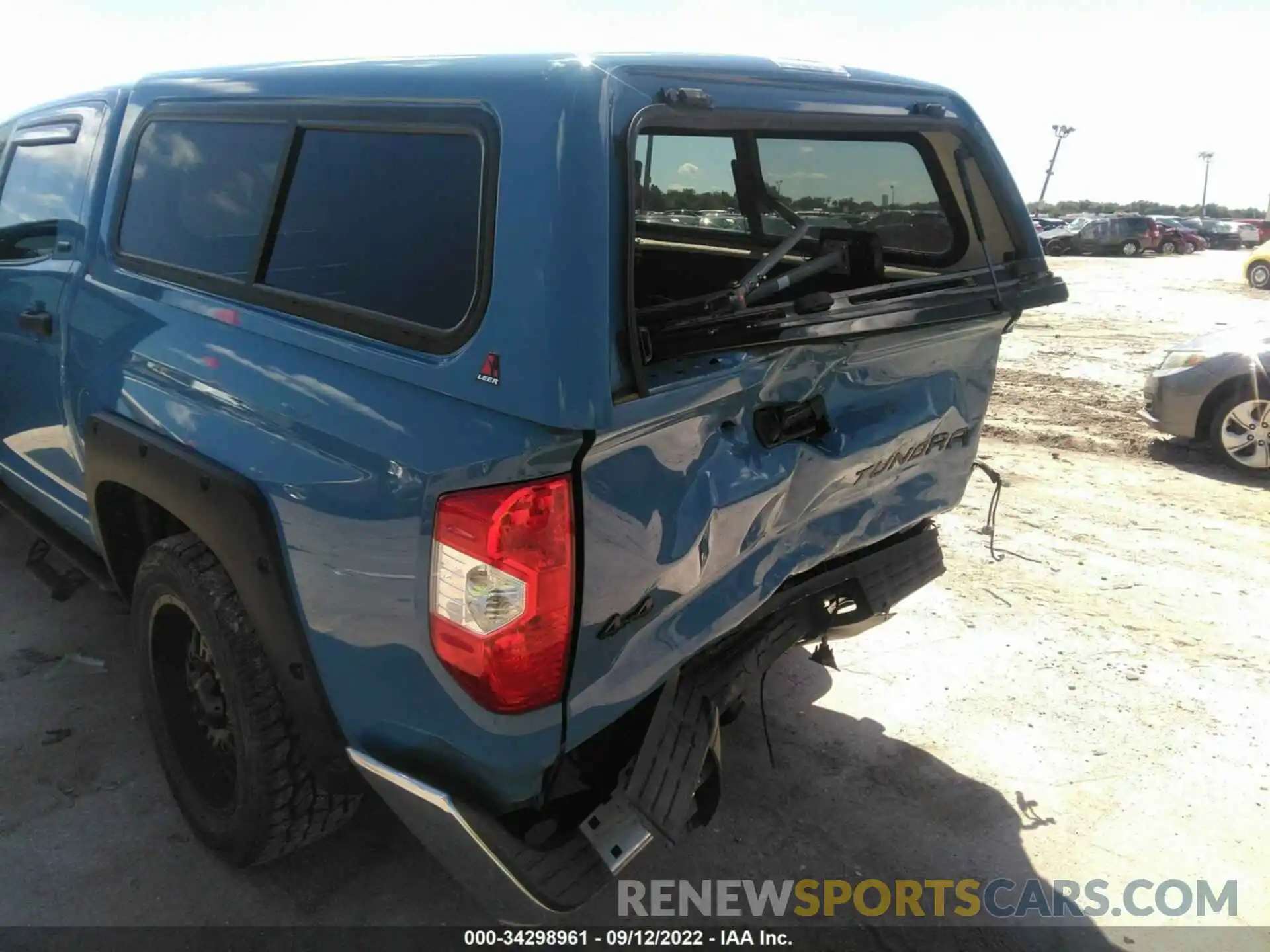 6 Photograph of a damaged car 5TFDW5F10KX790312 TOYOTA TUNDRA 4WD 2019