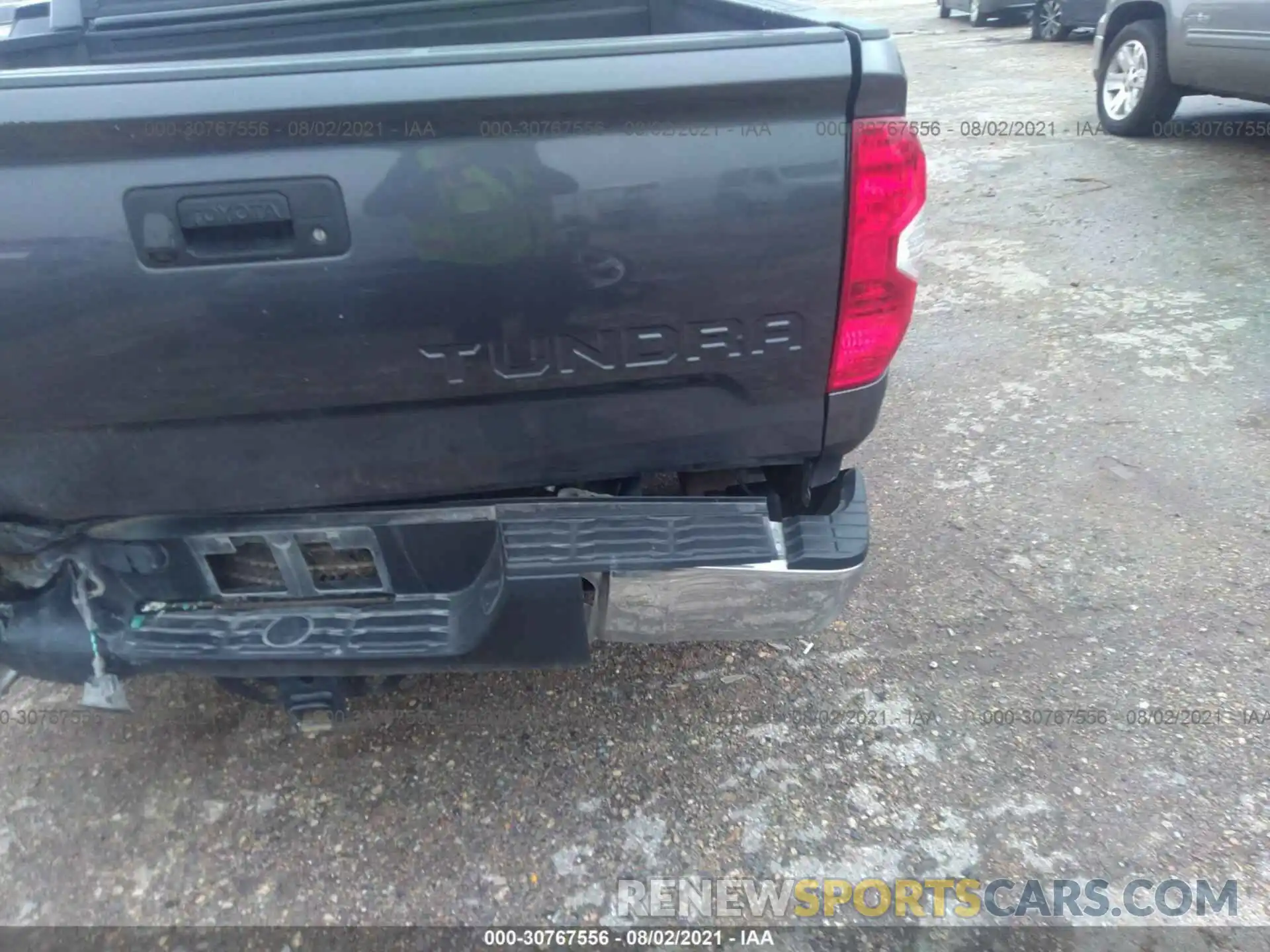 6 Photograph of a damaged car 5TFDW5F10KX816228 TOYOTA TUNDRA 4WD 2019