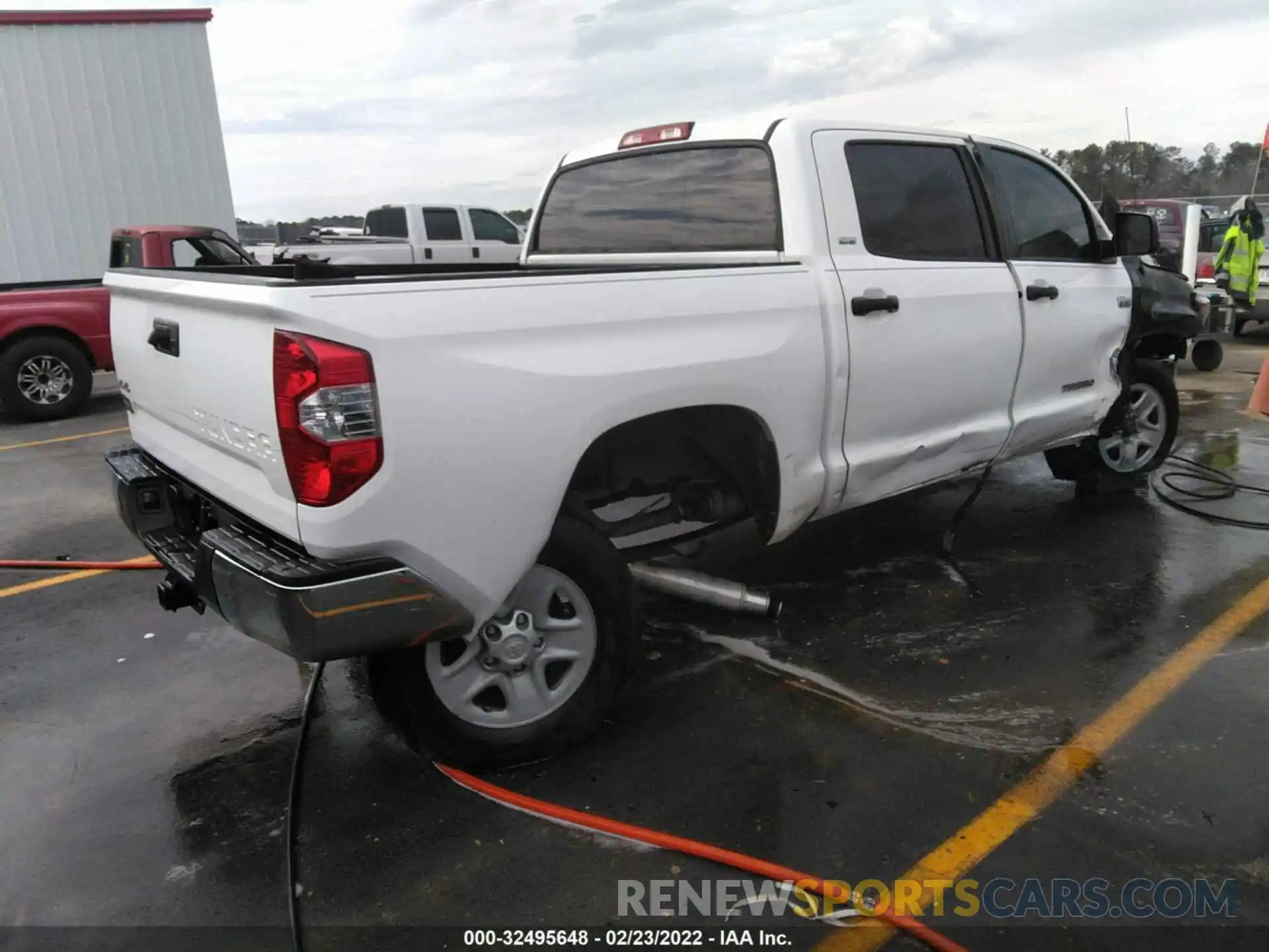 4 Photograph of a damaged car 5TFDW5F10KX821185 TOYOTA TUNDRA 4WD 2019