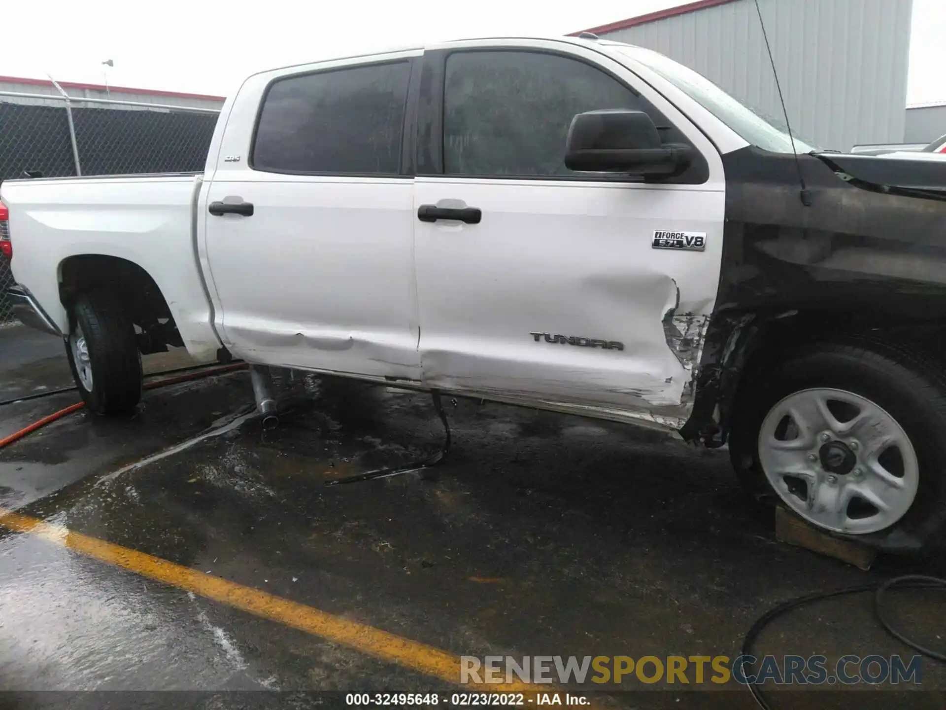 6 Photograph of a damaged car 5TFDW5F10KX821185 TOYOTA TUNDRA 4WD 2019