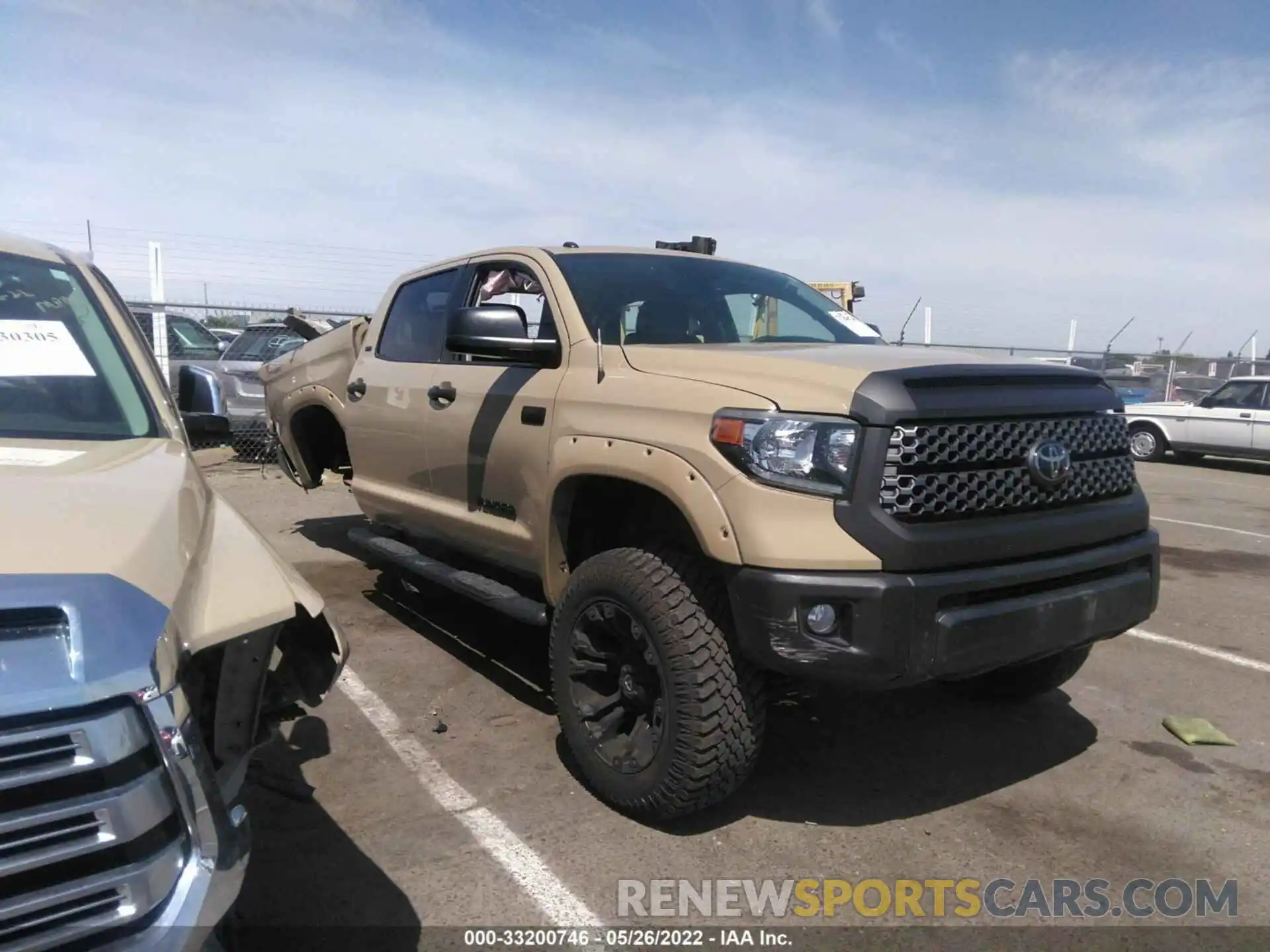 1 Photograph of a damaged car 5TFDW5F10KX828282 TOYOTA TUNDRA 4WD 2019