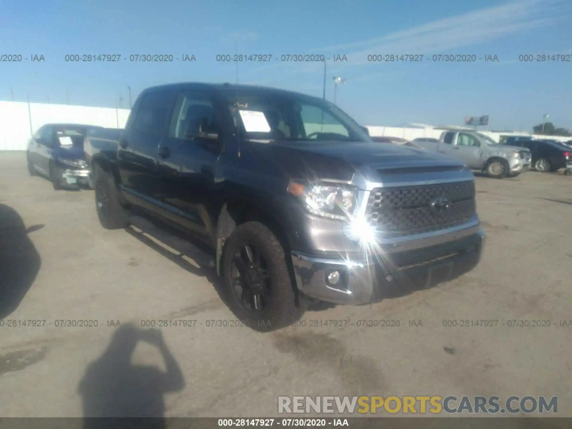 1 Photograph of a damaged car 5TFDW5F10KX852758 TOYOTA TUNDRA 4WD 2019