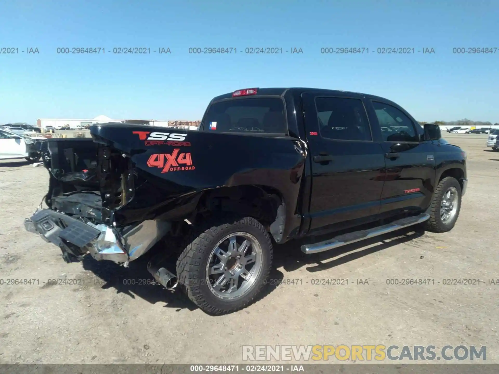 4 Photograph of a damaged car 5TFDW5F10KX863792 TOYOTA TUNDRA 4WD 2019