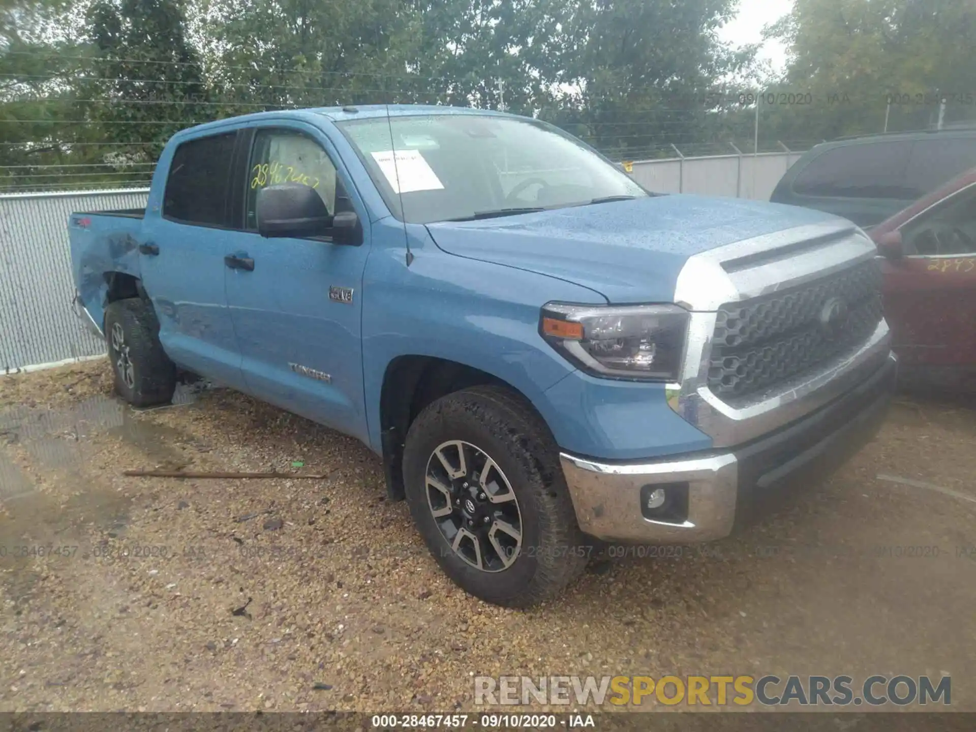 1 Photograph of a damaged car 5TFDW5F11KX778282 TOYOTA TUNDRA 4WD 2019