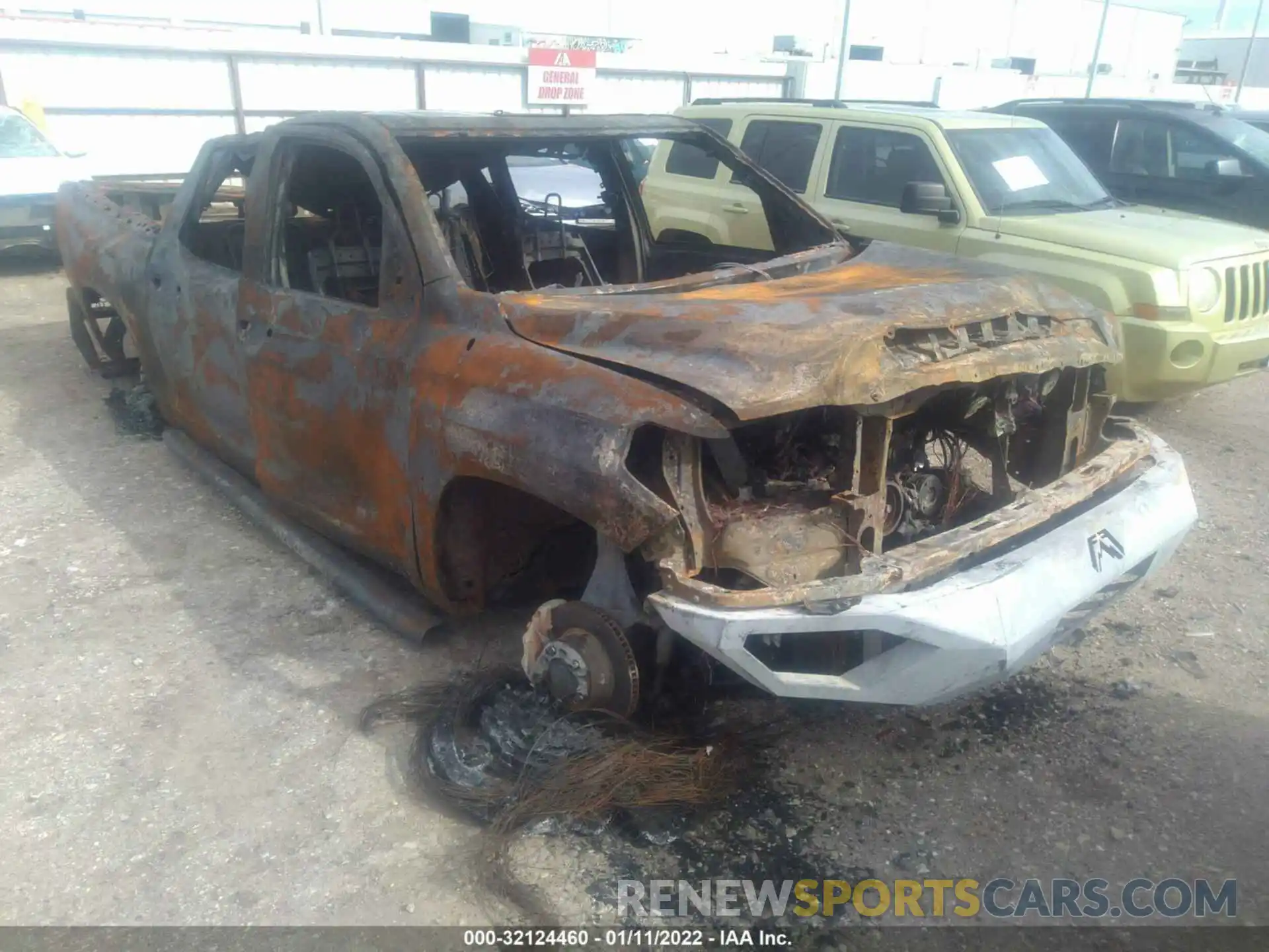 1 Photograph of a damaged car 5TFDW5F12KX814271 TOYOTA TUNDRA 4WD 2019