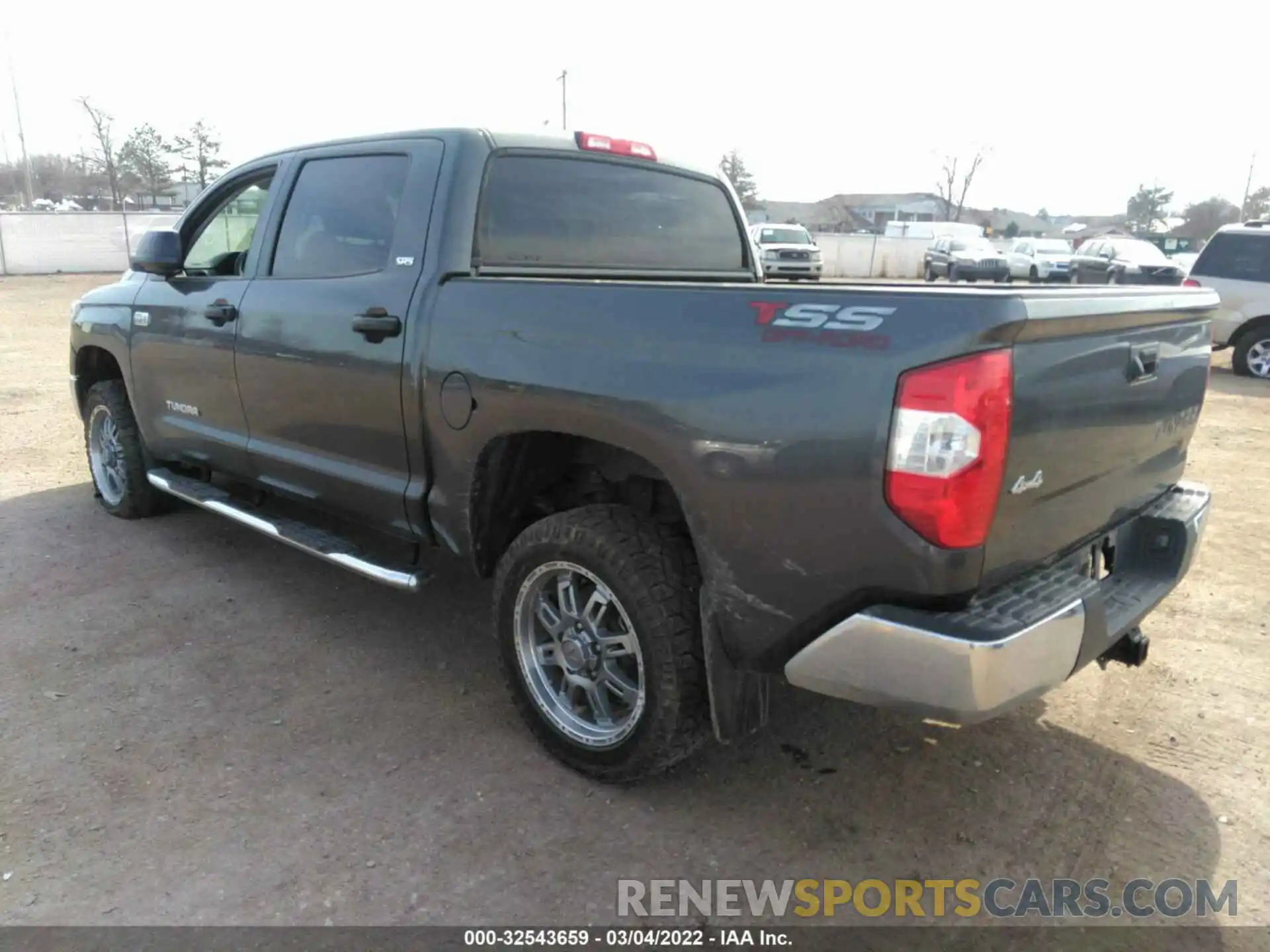 3 Photograph of a damaged car 5TFDW5F13KX801321 TOYOTA TUNDRA 4WD 2019