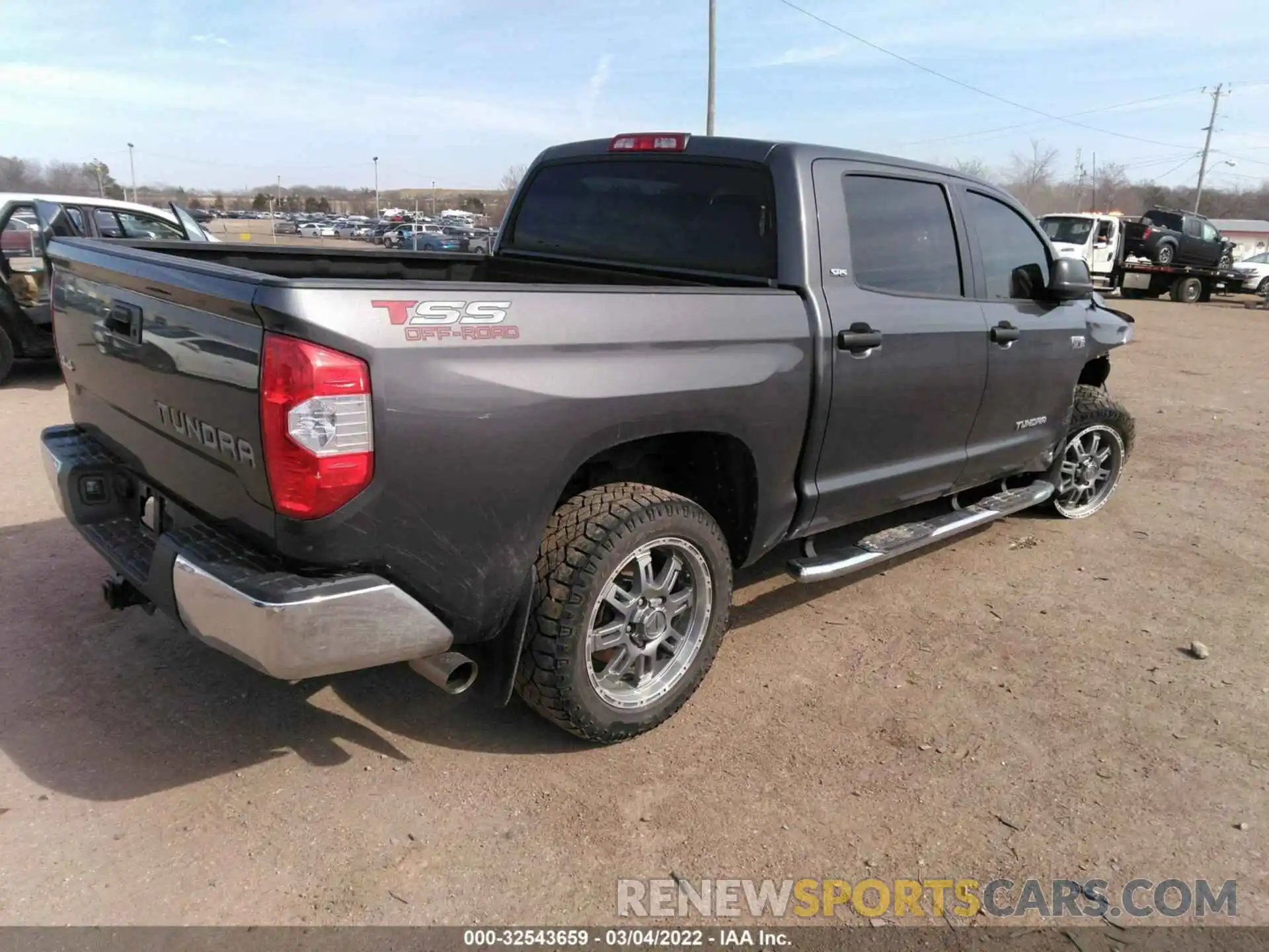 4 Photograph of a damaged car 5TFDW5F13KX801321 TOYOTA TUNDRA 4WD 2019