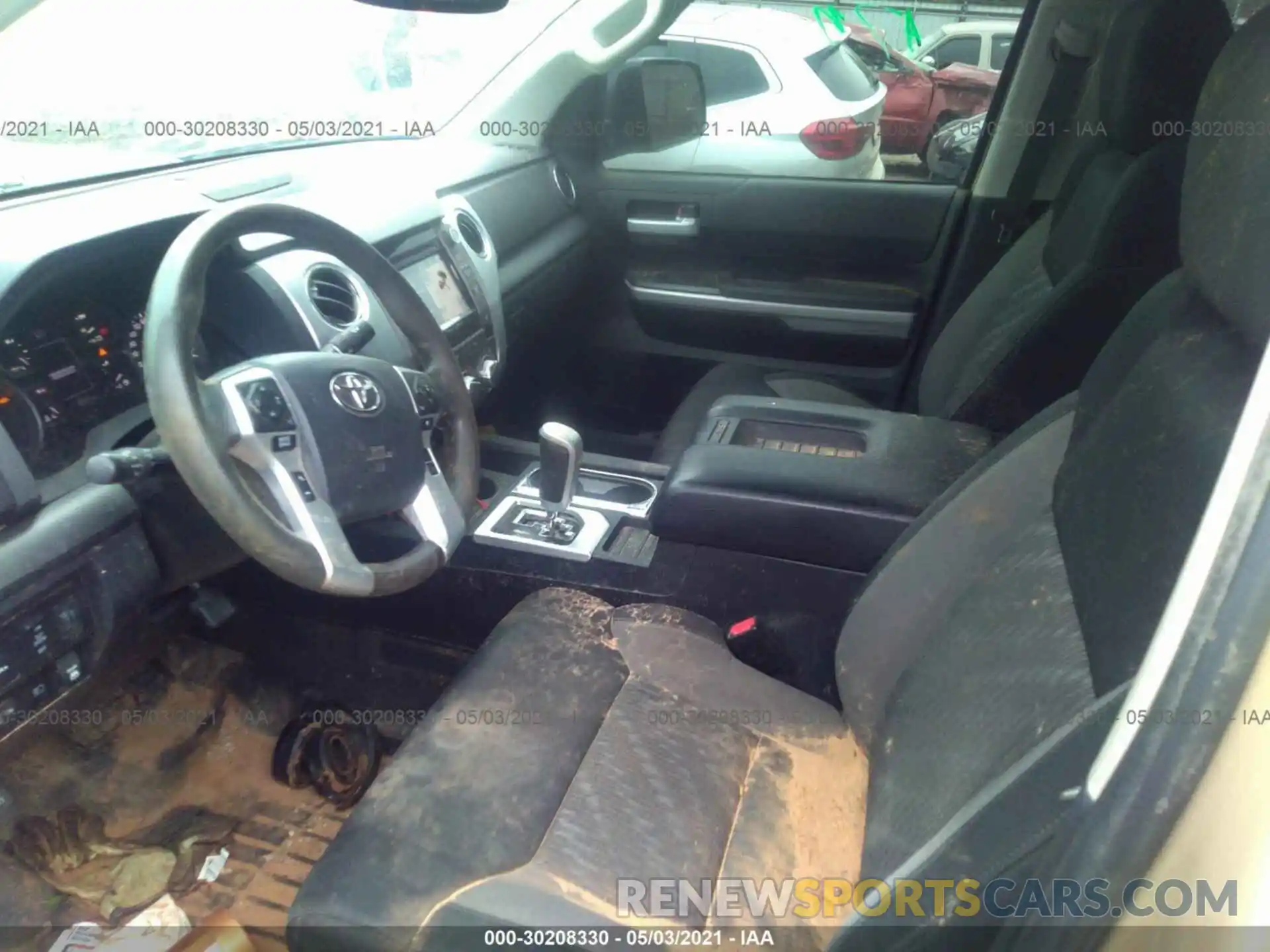 5 Photograph of a damaged car 5TFDW5F14KX830018 TOYOTA TUNDRA 4WD 2019