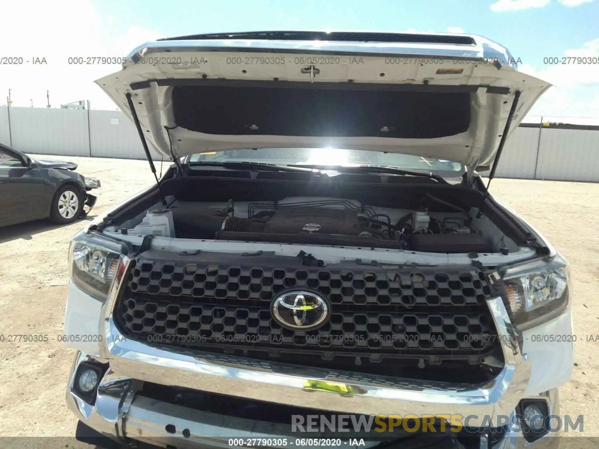 10 Photograph of a damaged car 5TFDW5F15KX801174 TOYOTA TUNDRA 4WD 2019