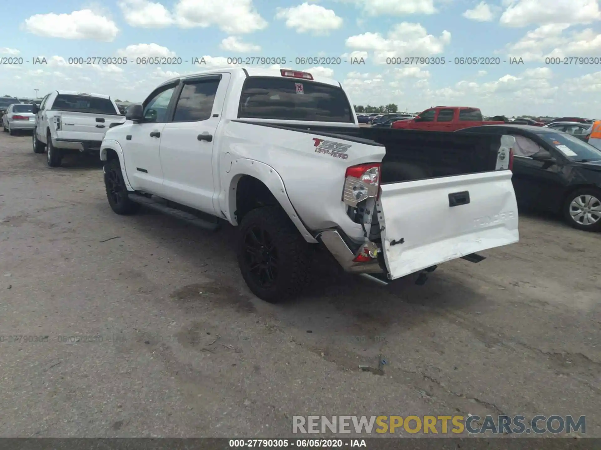 3 Photograph of a damaged car 5TFDW5F15KX801174 TOYOTA TUNDRA 4WD 2019