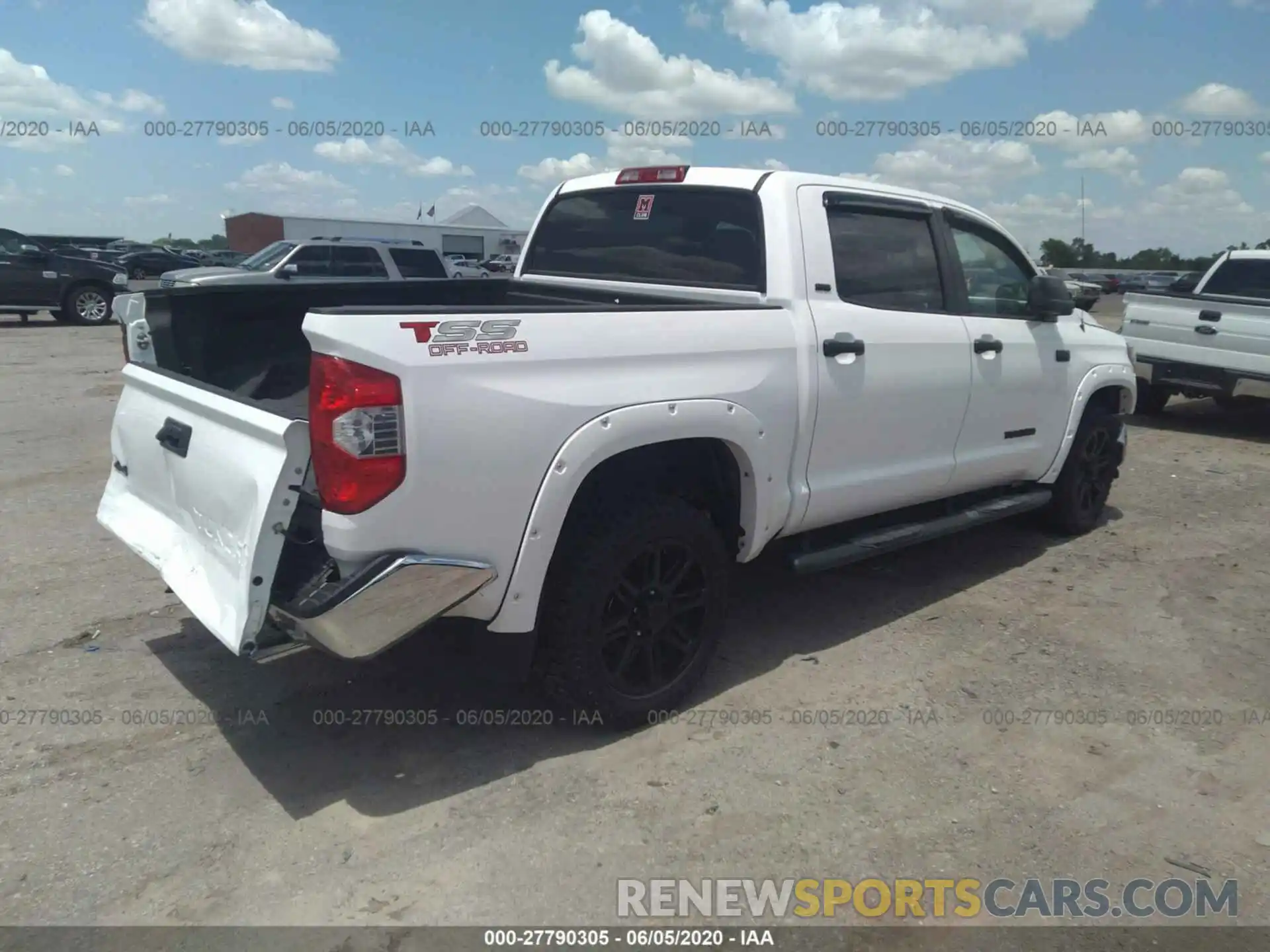 4 Photograph of a damaged car 5TFDW5F15KX801174 TOYOTA TUNDRA 4WD 2019