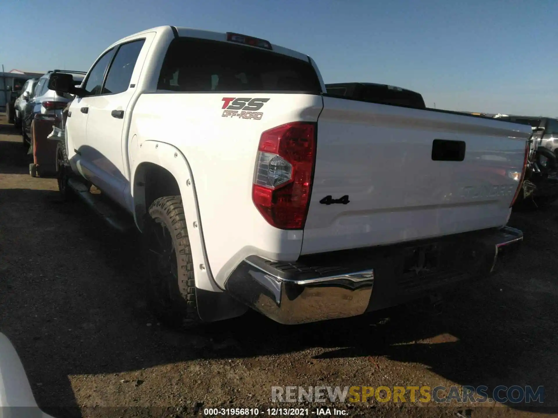 3 Photograph of a damaged car 5TFDW5F15KX801868 TOYOTA TUNDRA 4WD 2019